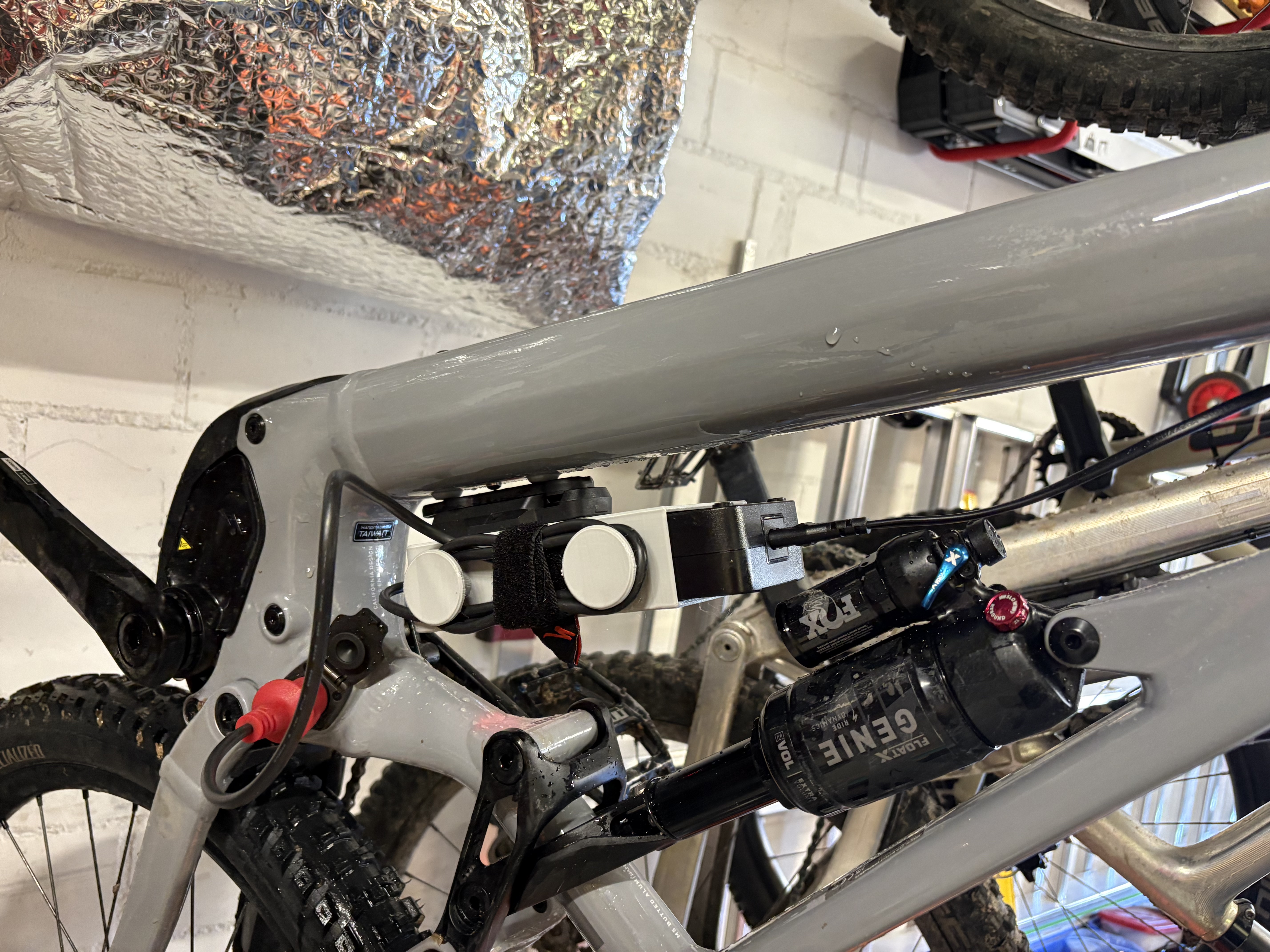 Specialized Levo SL Charger Fidlock Holder
