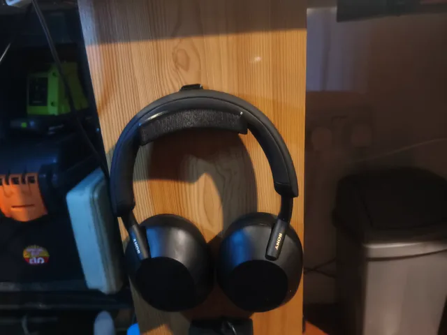Headphone Holder