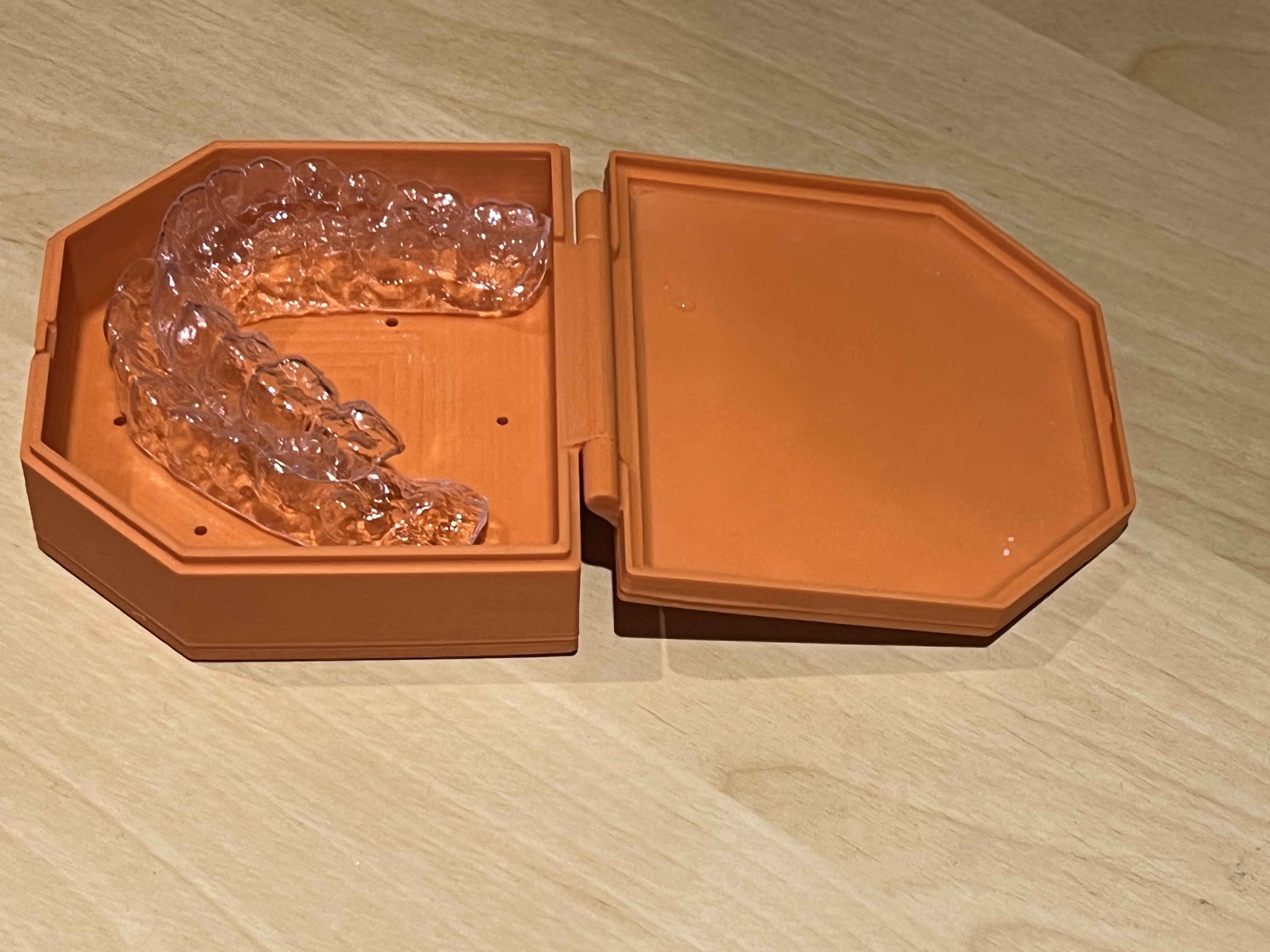 Miniatura 2 do modelo 3D Retainer Case