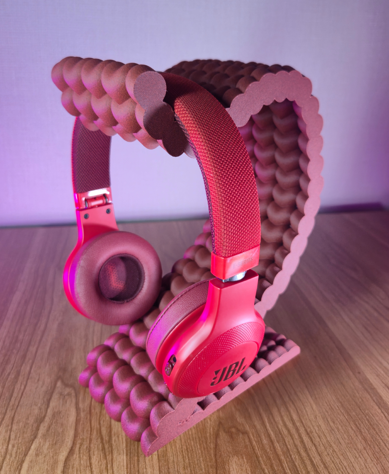 Heart Headphone Stand – Desk Headphone Holder Made of Tiny Heart
