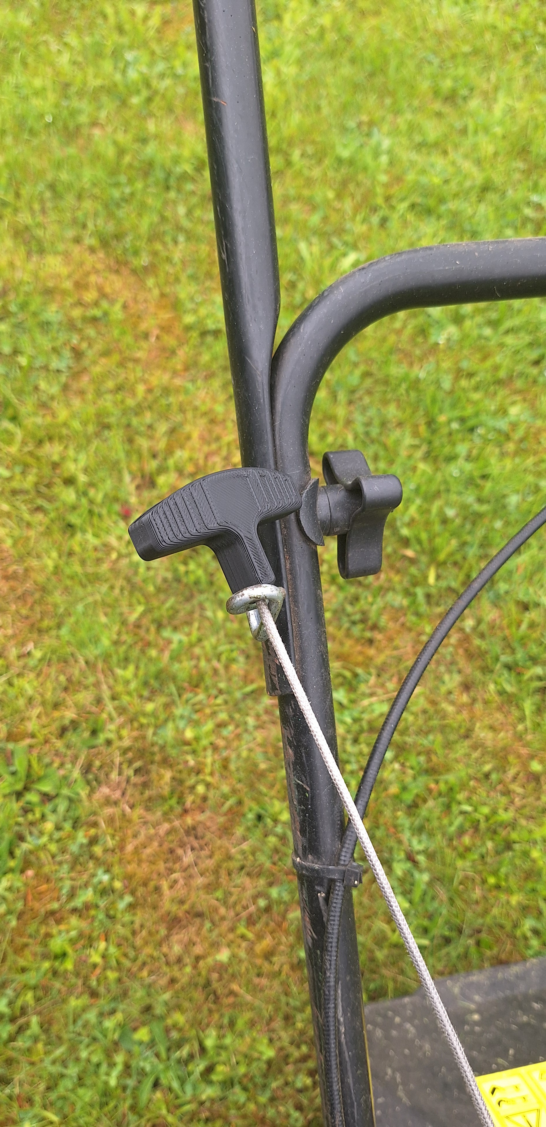 Miniatura 2 do modelo 3D Lawnmower pull start handle