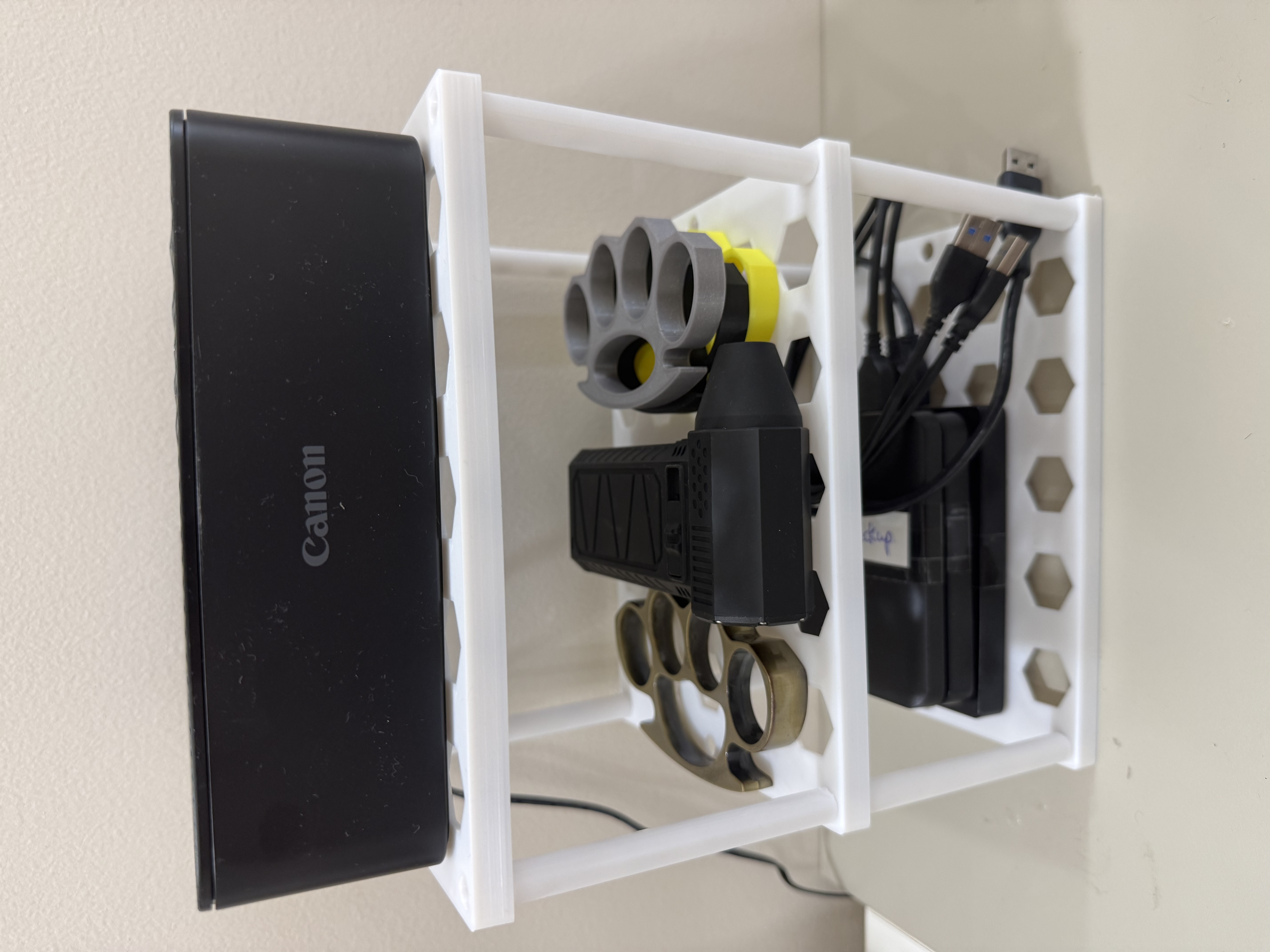 Miniatura 3 do modelo 3D Modular desktop organizing shelf