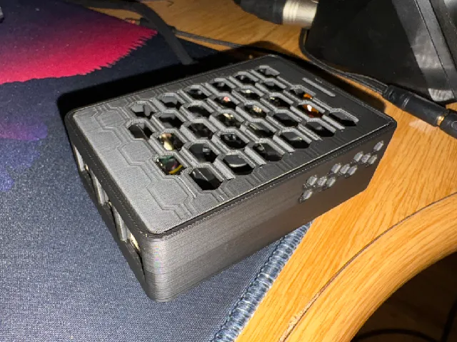 Raspberry Pi 5 Case with Toolless Lid