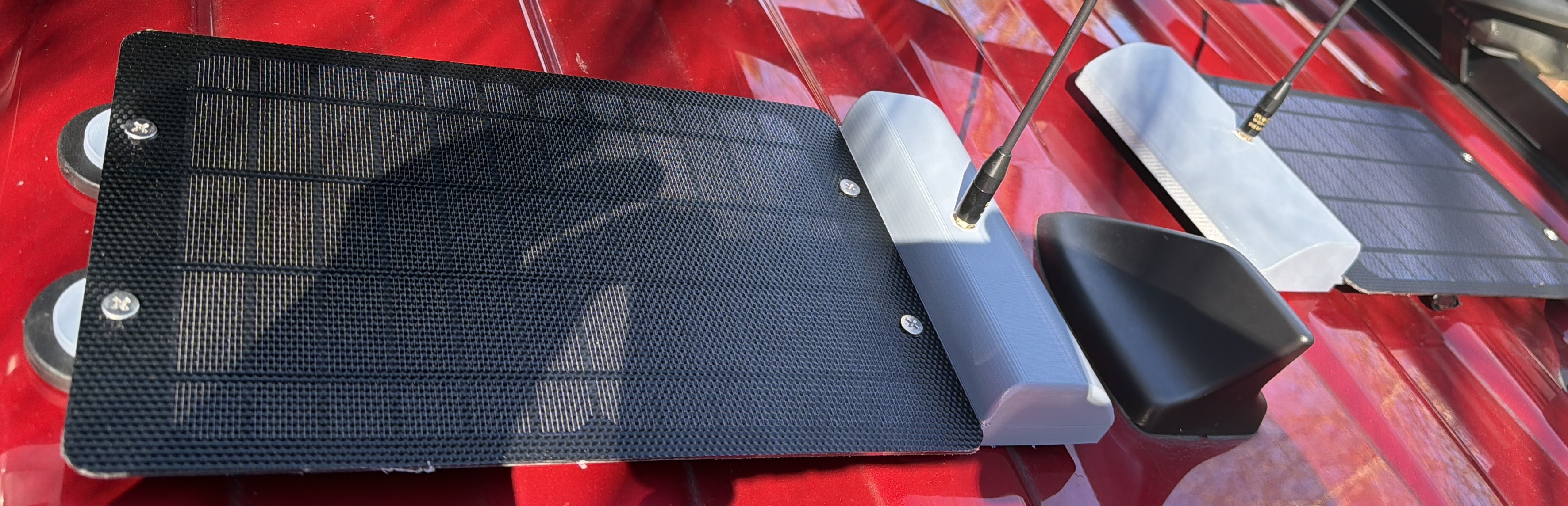 Meshtastic or Meshcore Magnetic Solar Car Node
