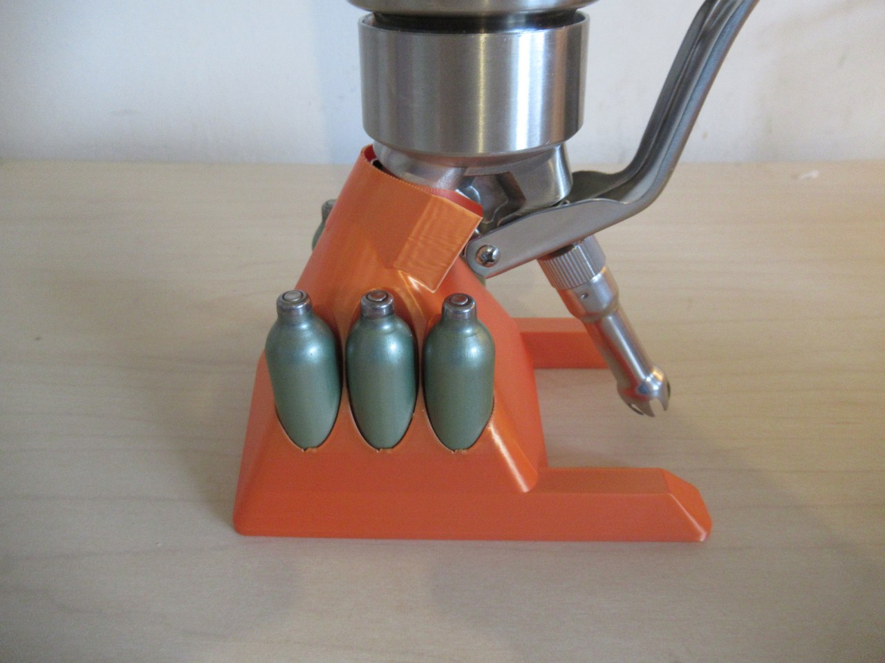 Whipped cream dispenser stand