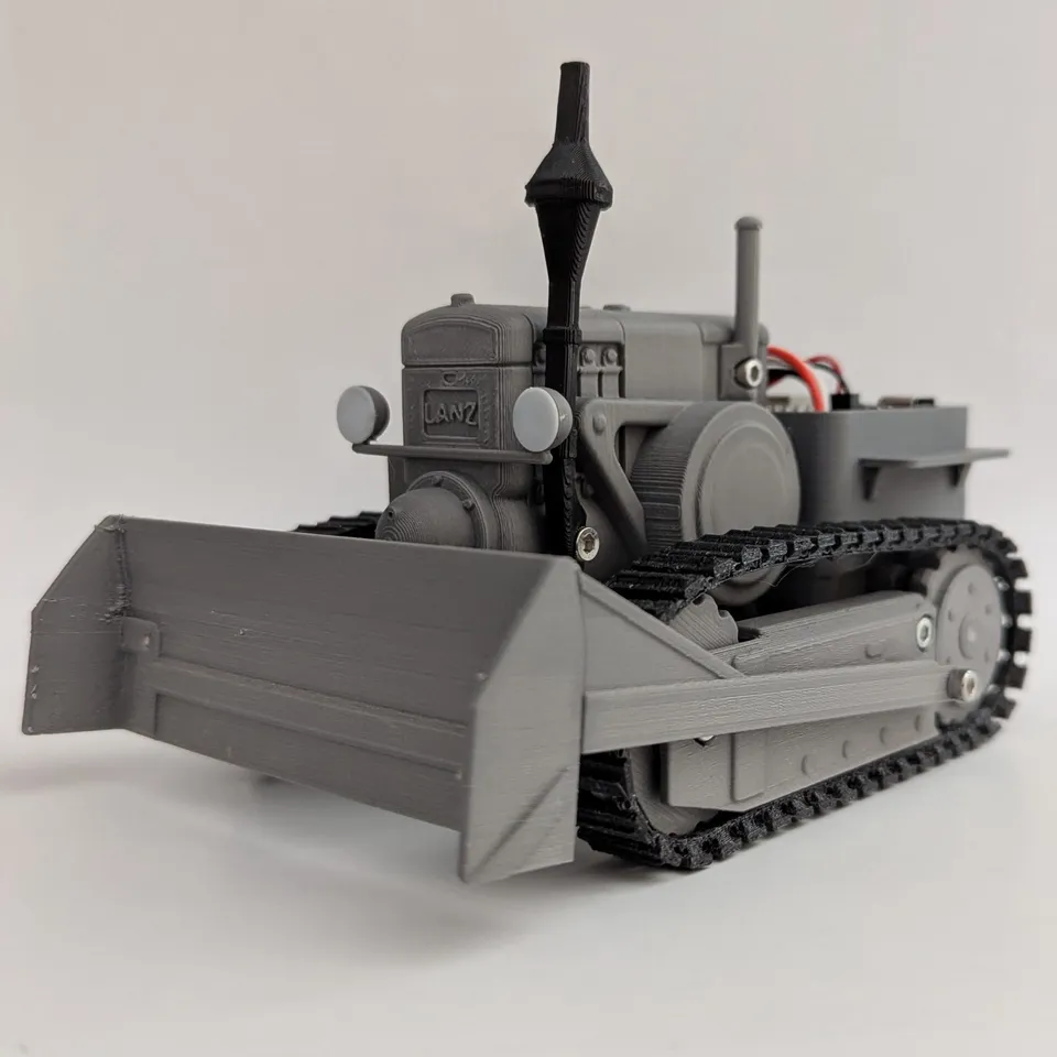 DIY RC Lanz Raupe (Bulldozer) by printndrive | Download free STL
