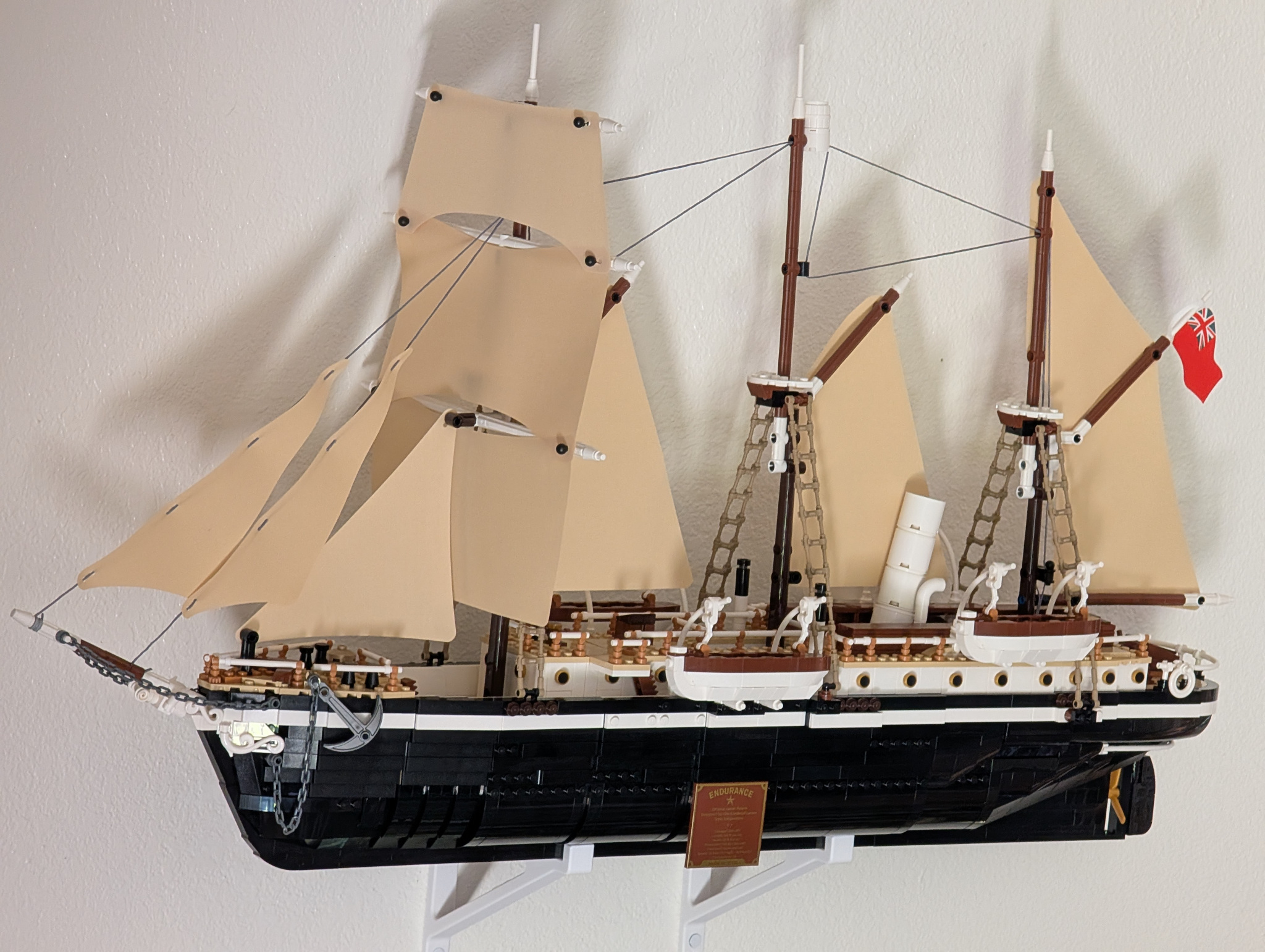 Wall mount for Lego Endurance ship