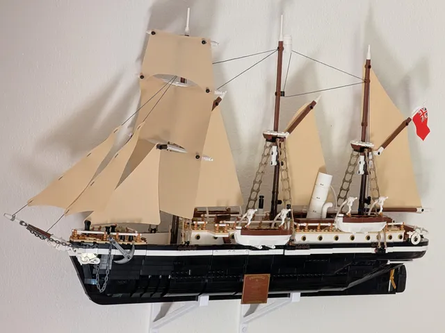Wall mount for Lego Endurance ship
