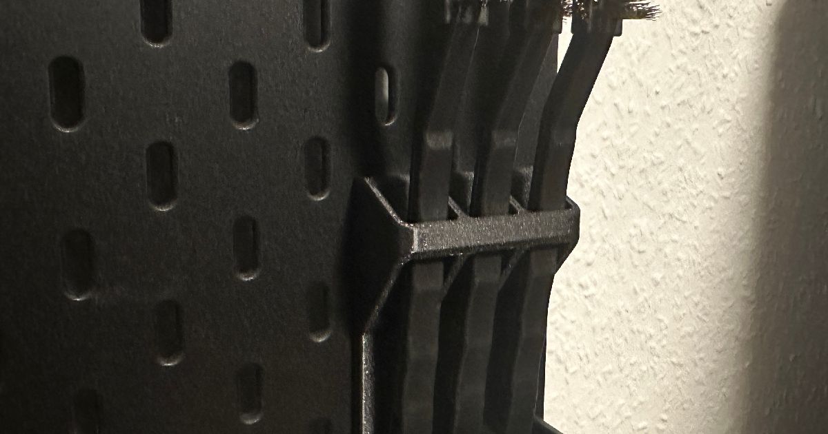Skadis Nozzle Cleaning Brush Holder - 3 Wire Brushes by A.Sikorsky