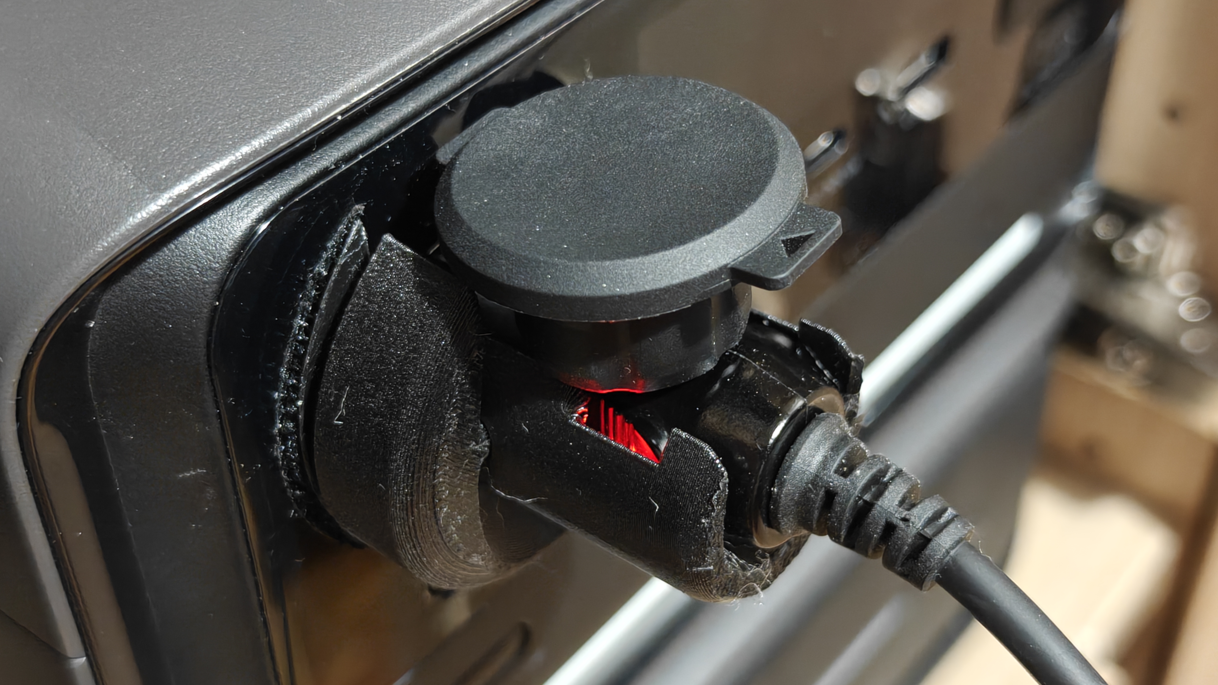 EcoFlow River 3 - 12V Socket Secure Lock (Anti-Disconnect Latch)