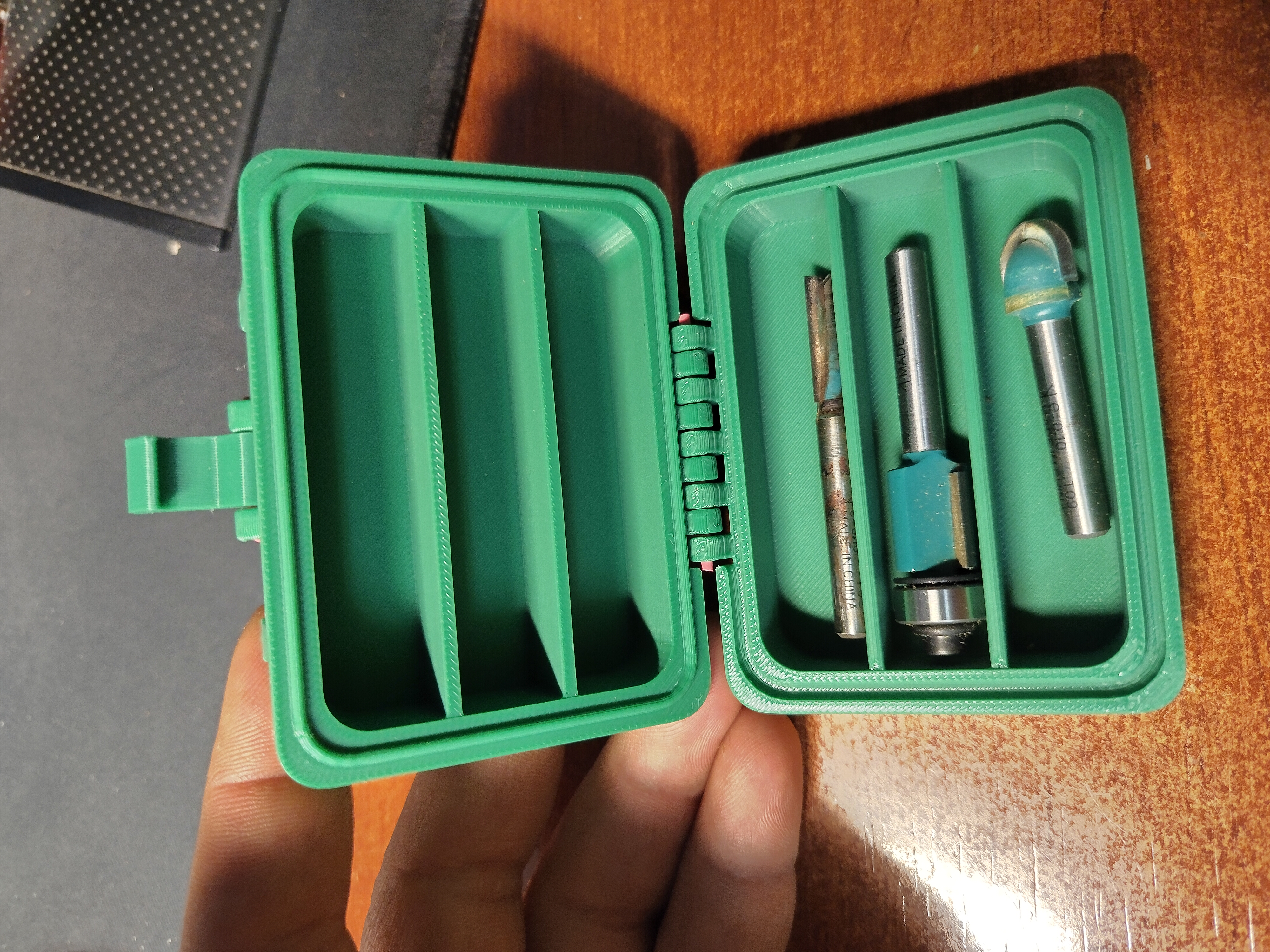 Parametric Hinged Storage Box with Snap-Fit Lid and customizable separators (Customizable SCAD)