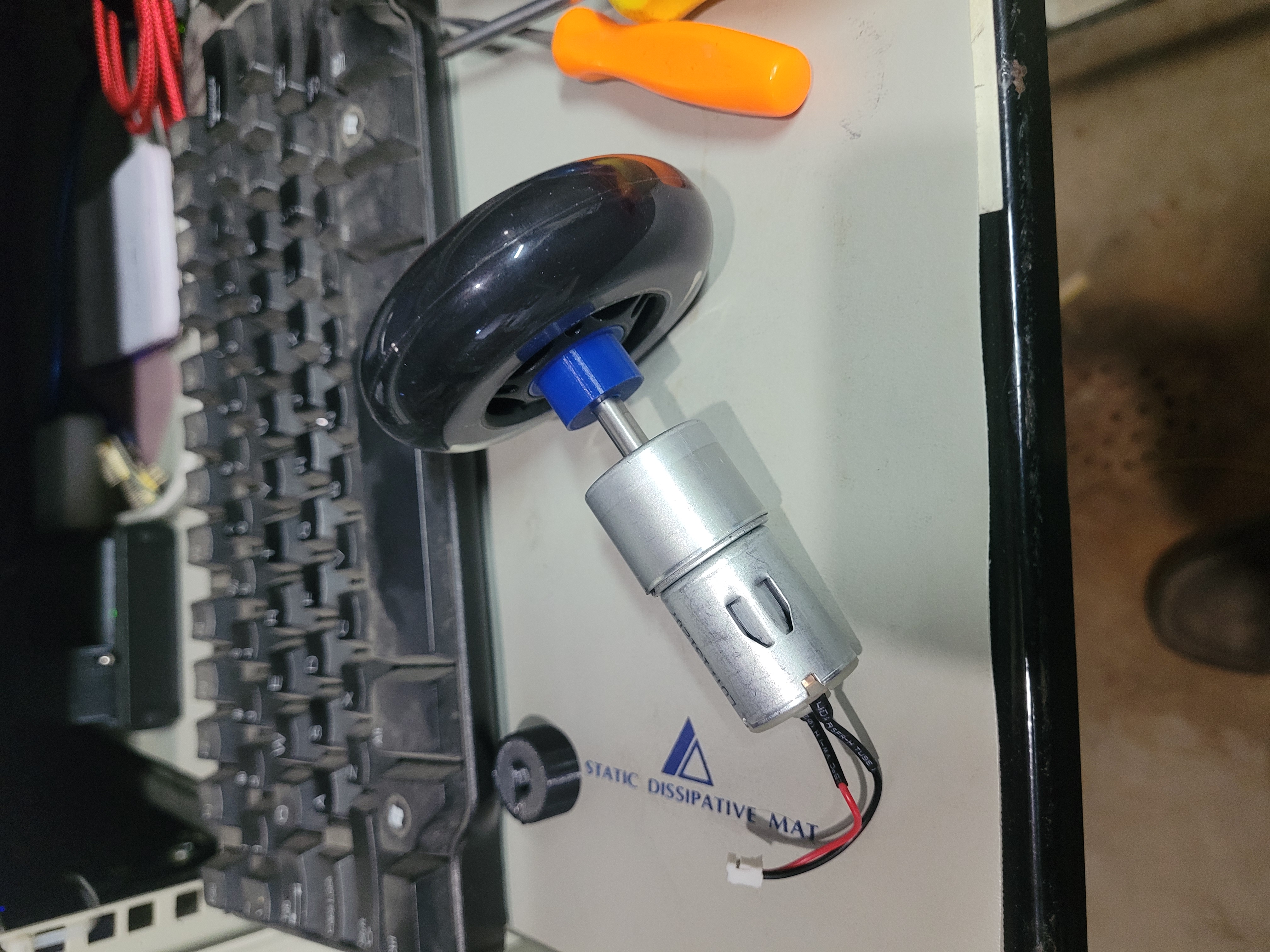 Drive hub kit for inline skate wheel