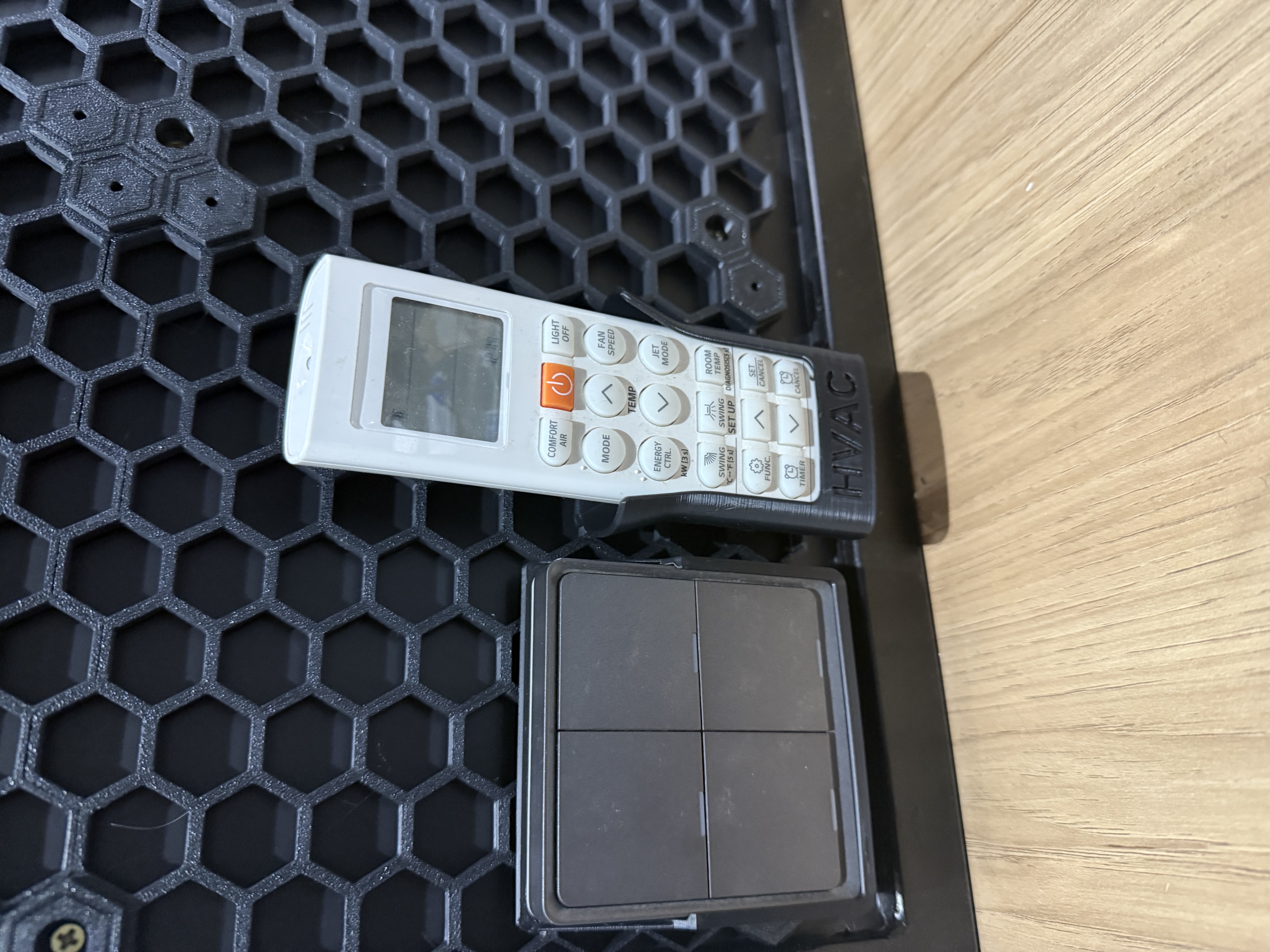HVAC LG Remote holder for Honeycomb system