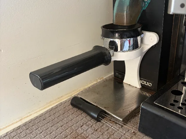 Portafilter holder for Rancilio Rocky Doserless Grinder