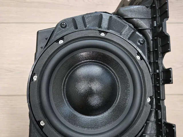 6x9 to 6.5" speaker mounting adapter in two piece for 200 mm^2 bed
