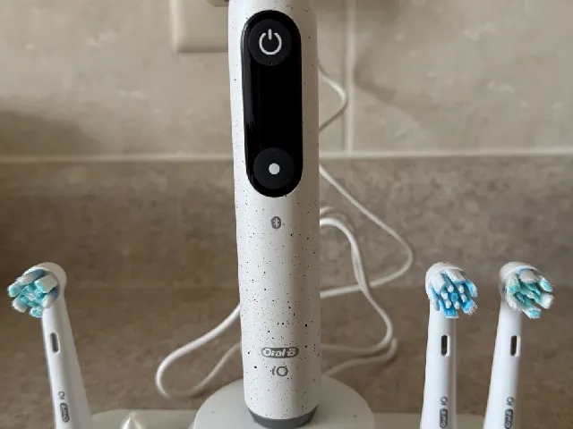 Oral-B iO Series 10 Tooth Brush Holder