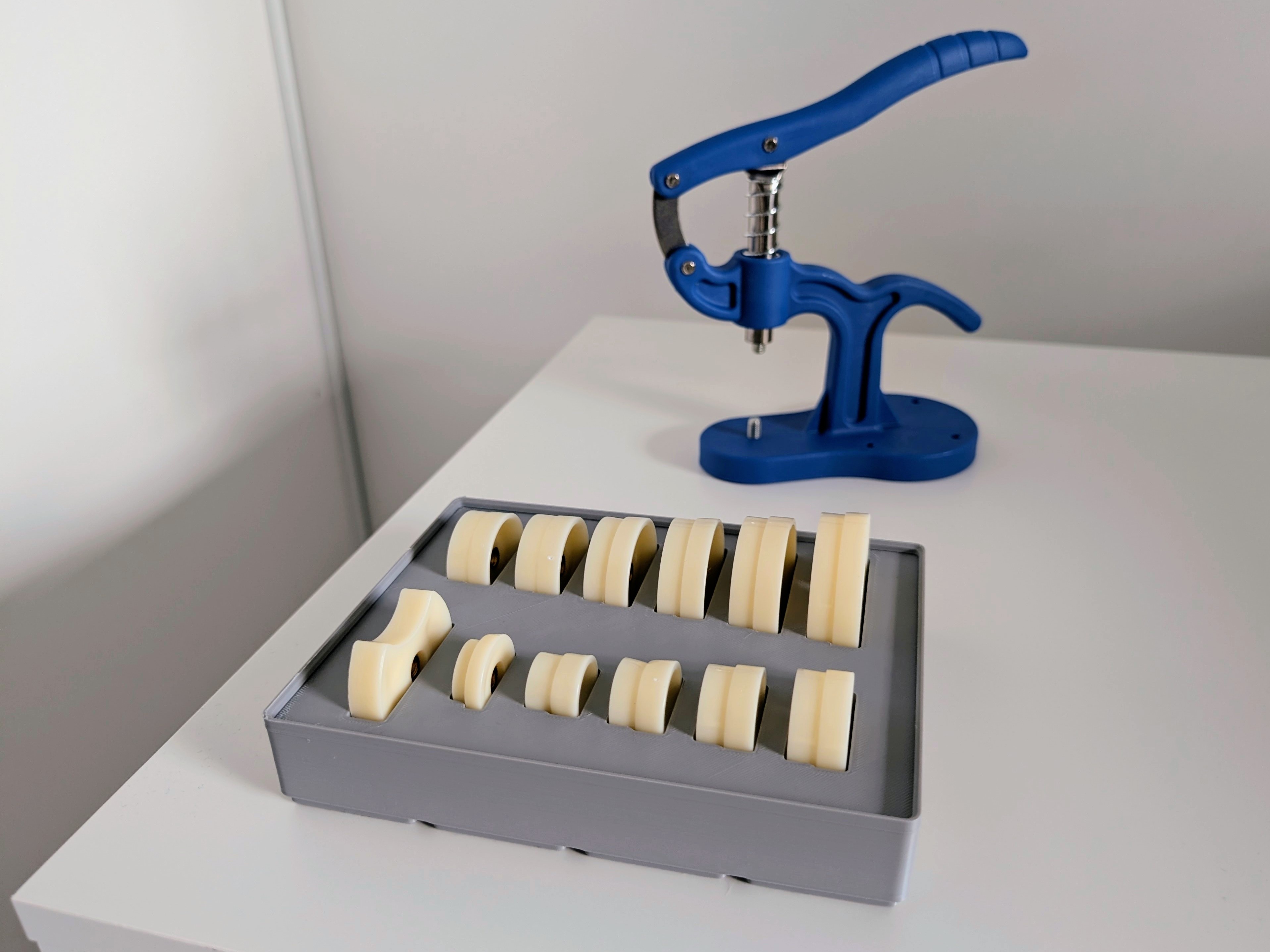 Gridfinity Watch Caseback Press Die Organizer (4x3x4u)