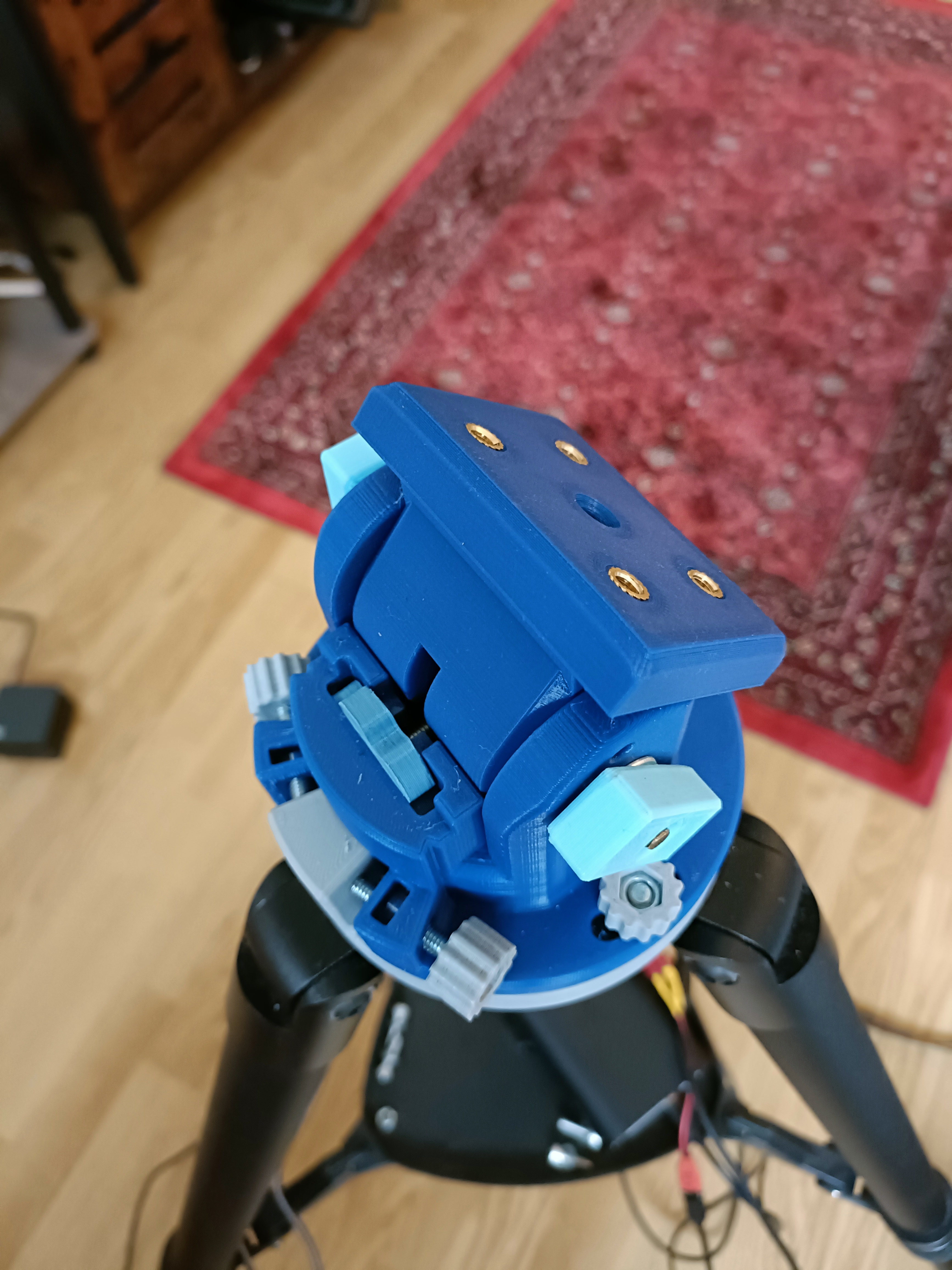 Alt-azimuth base