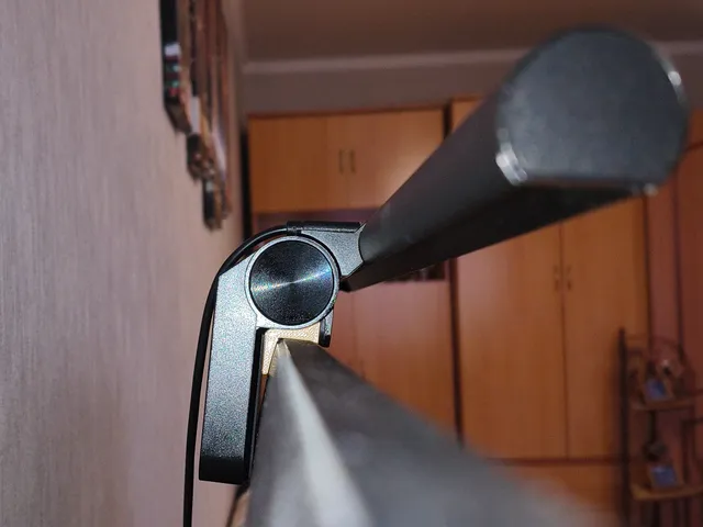 Lamp stand on the monitor