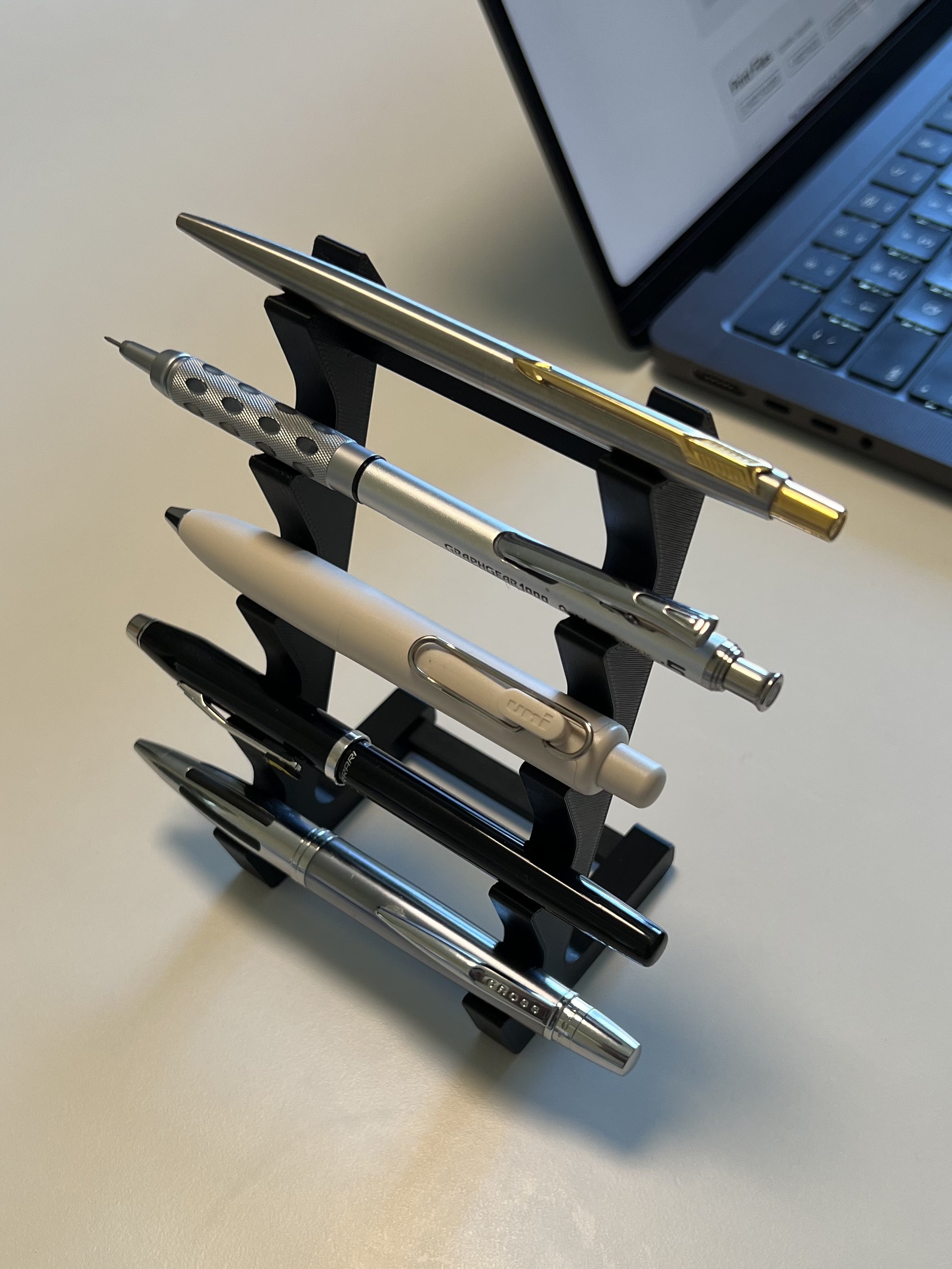 Horizontal Pen Display / Stand