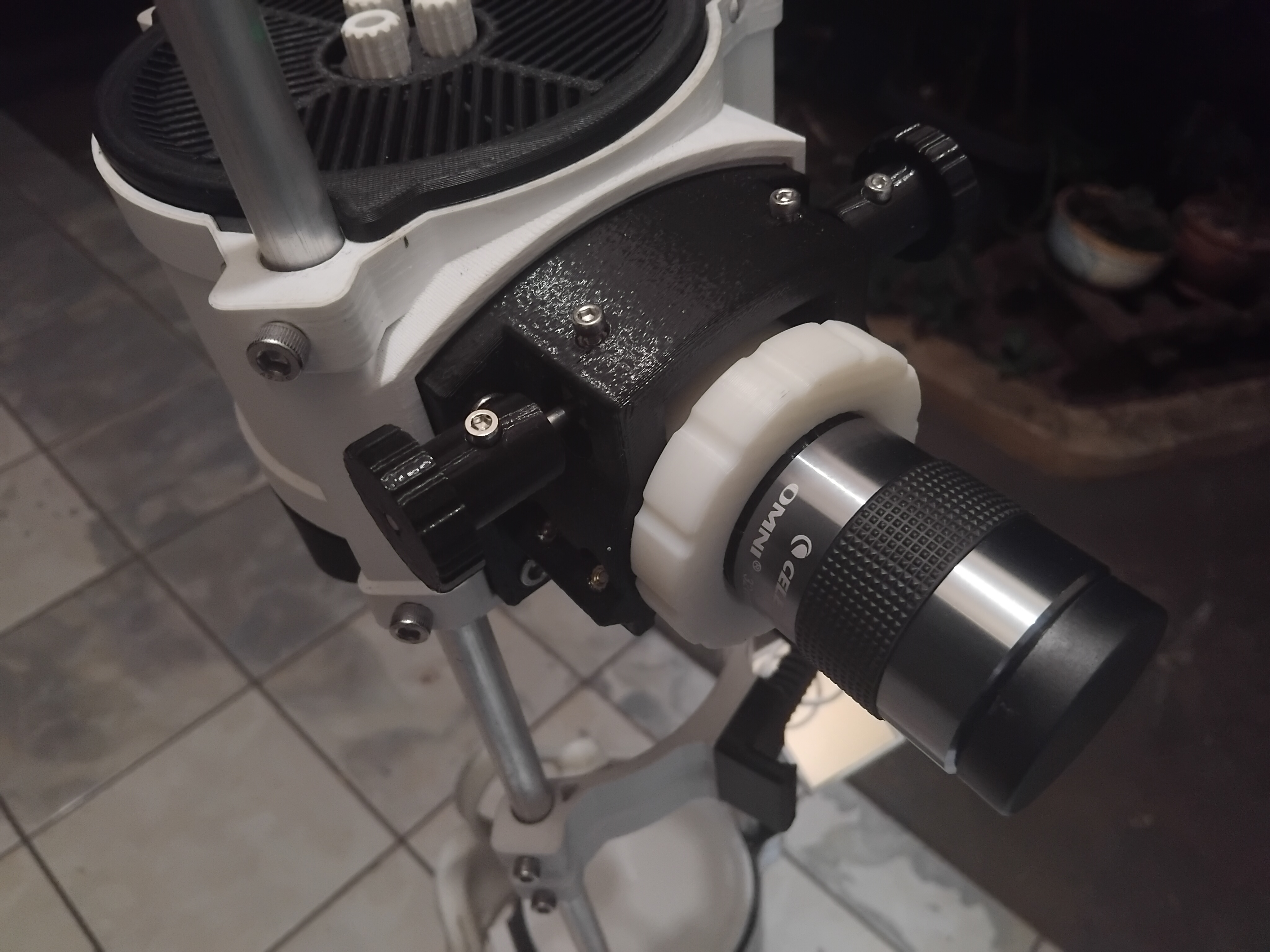 Hypatia focuser body with m3 inserts
