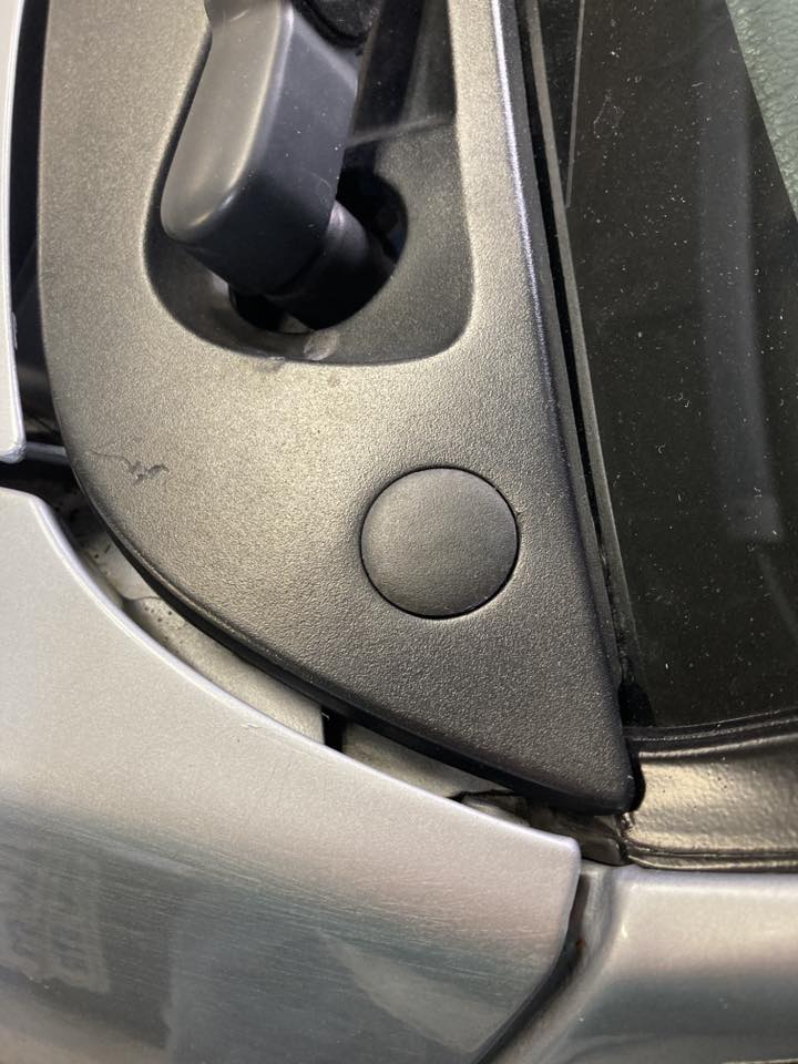 Mazda 323 BF cowl screw cover