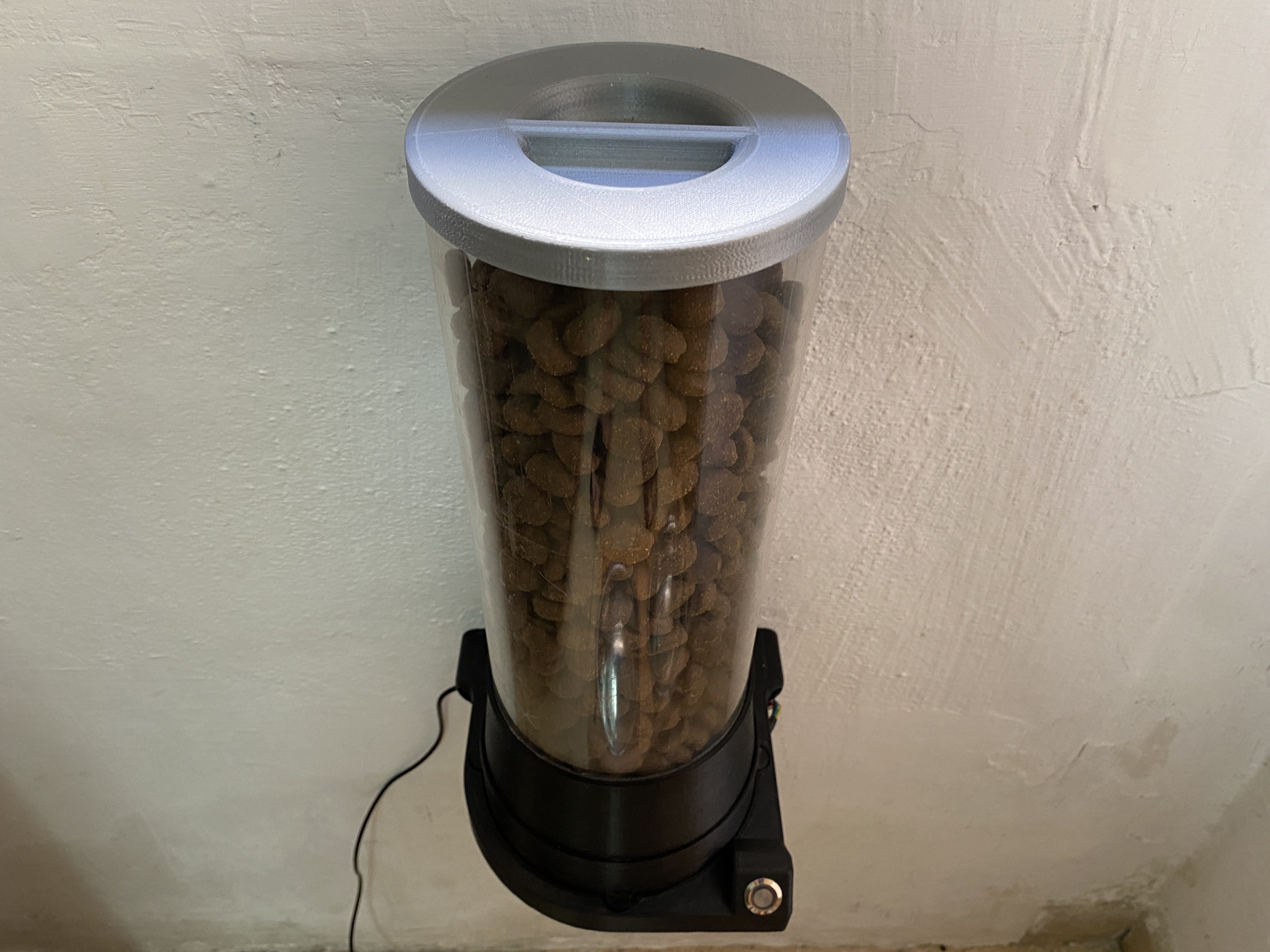 Miniatura 7 do modelo 3D Automatic Pet Feeder