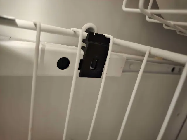 Freezer Drawer Basket Attachment Clip (Frigidaire Model PLHS269ZDB0)