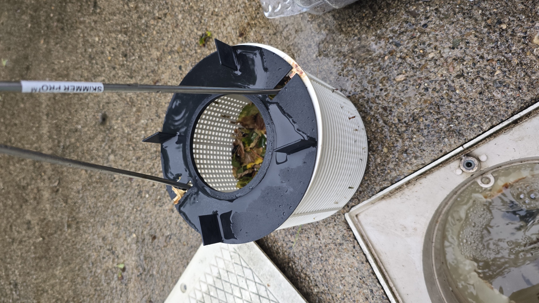 Vortex booster for pool skimmer