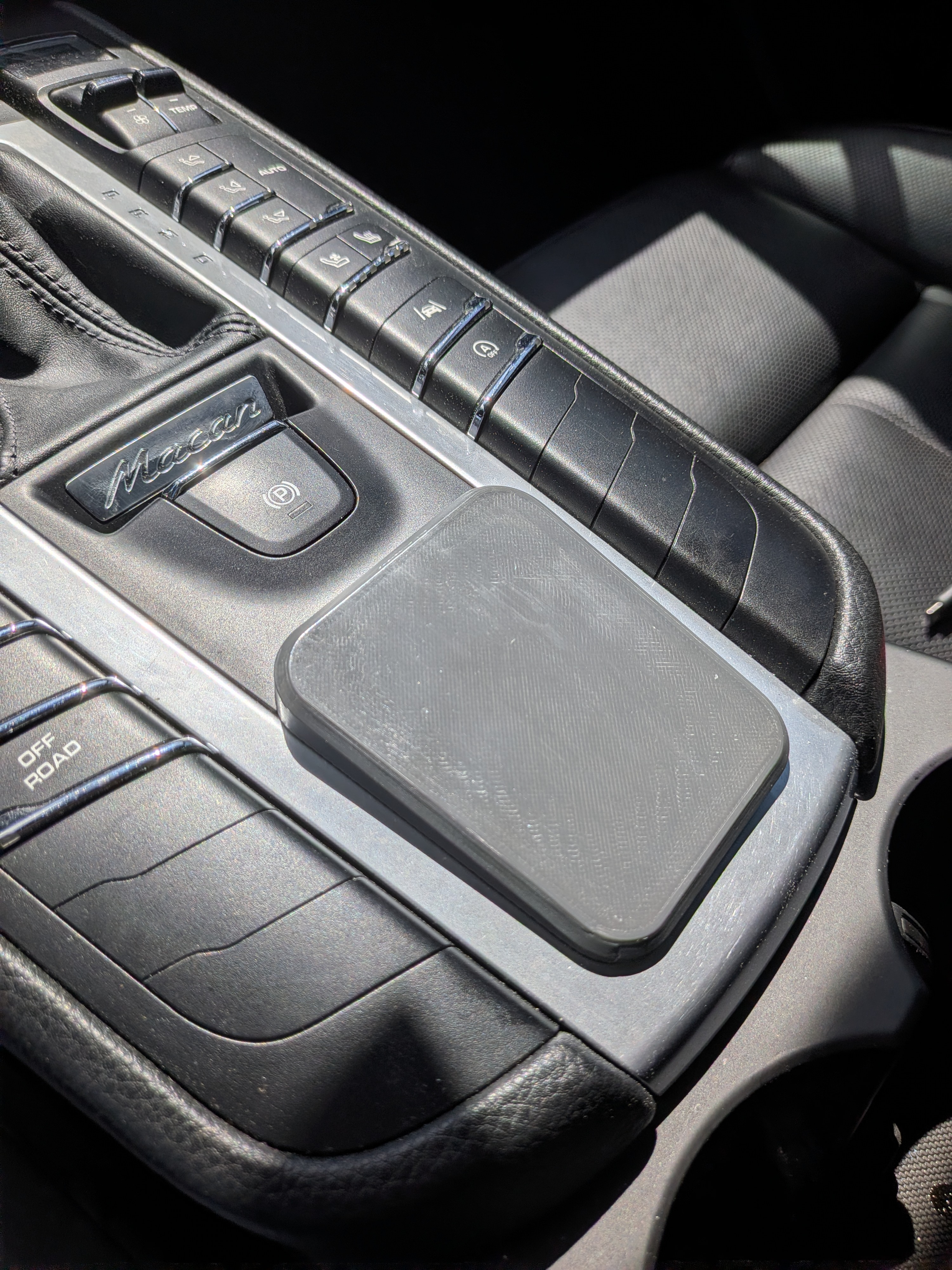 Magsafe Charging Pad for 2015-2021 Porsche Macan 3D model