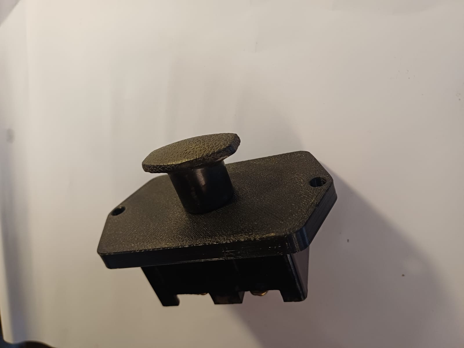 Bench grinder push-pull switch faceplate
