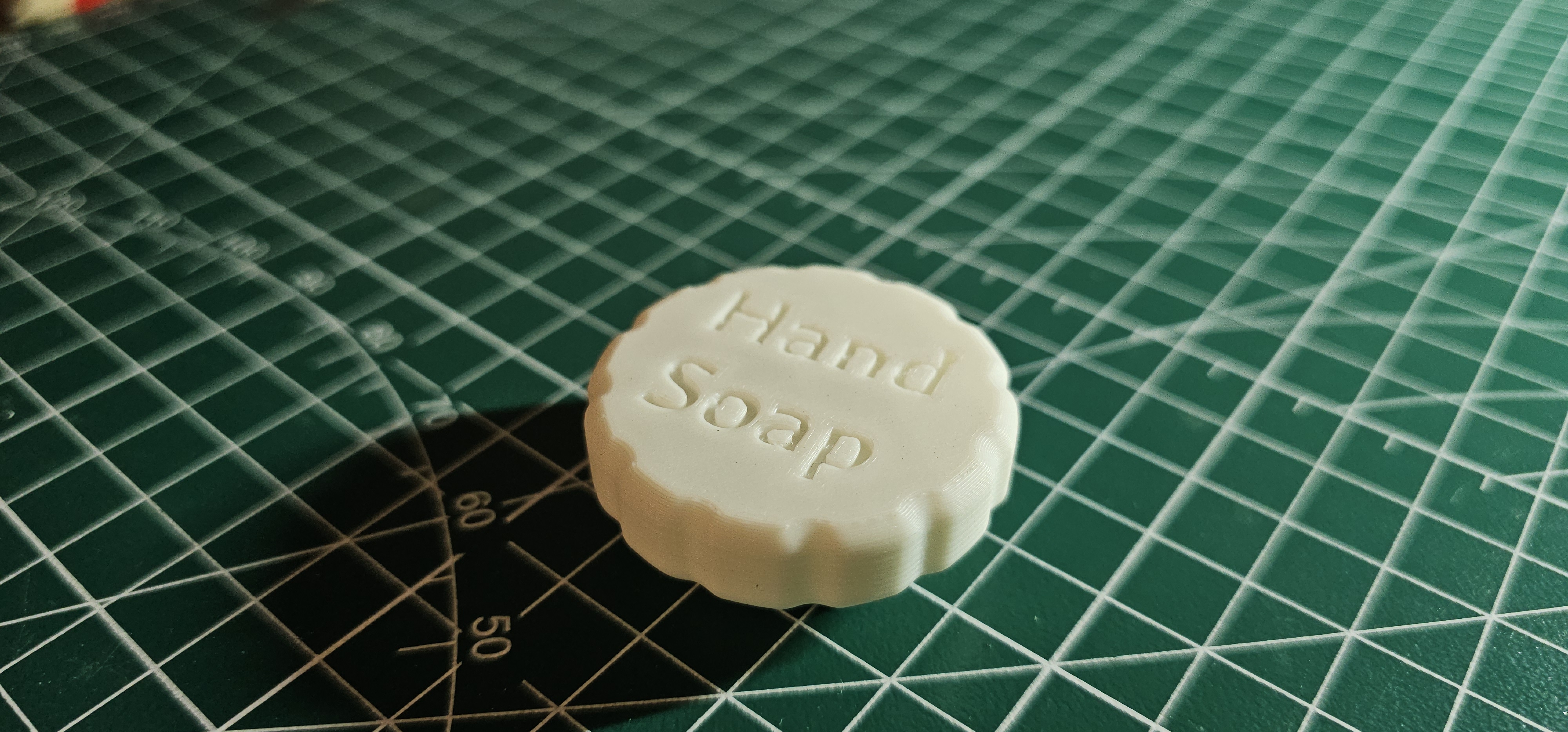 Dettol_HandSoap_Dispenser_ClosingLid