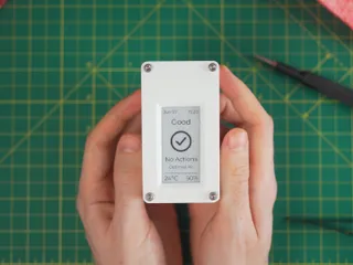 Smart Desktop Air Quality Monitor (ESP32 / SEN66)