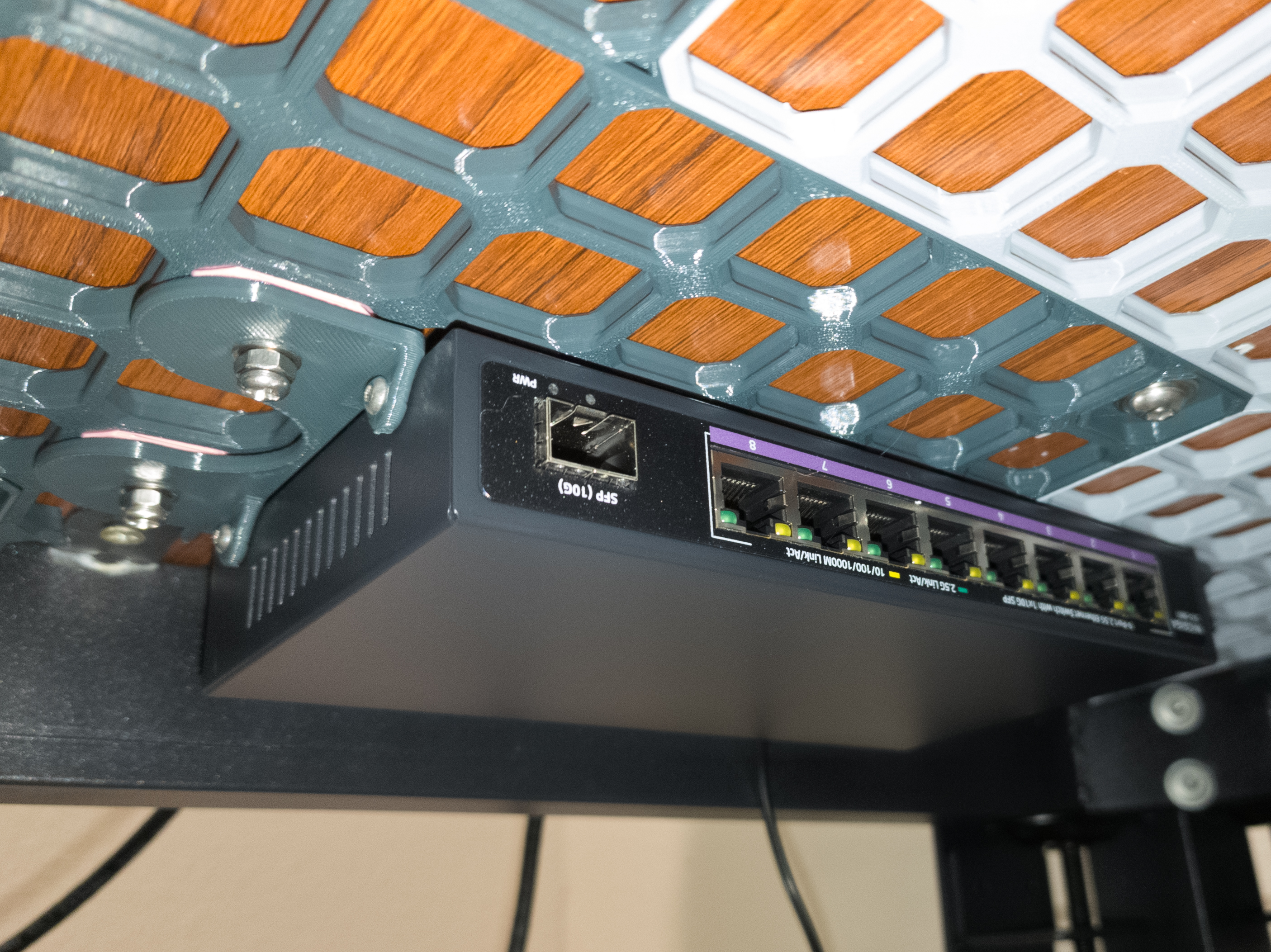 NICGIGA S25-0801 2.5GBE Network Switch OpenGrid mount