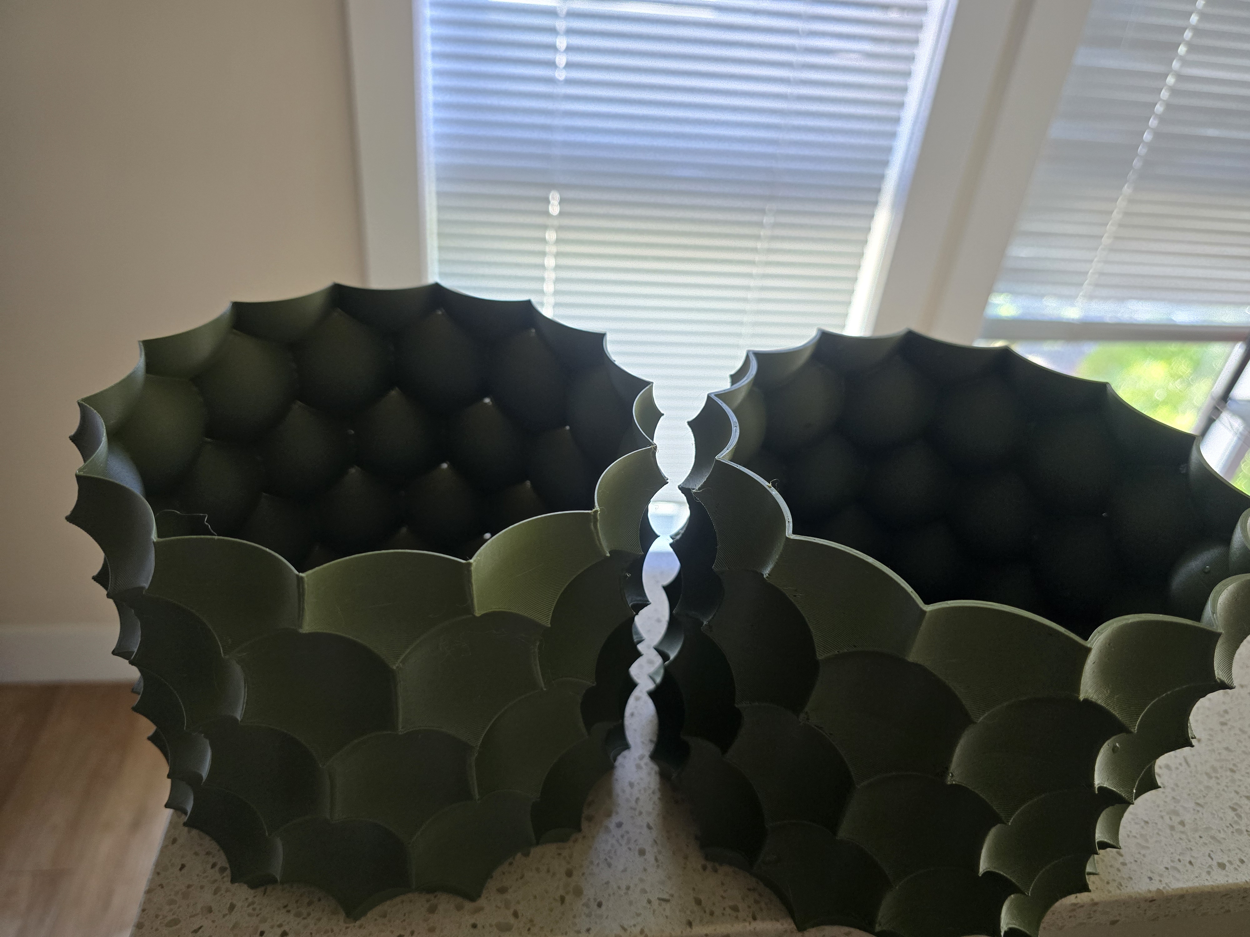 Thicc Anti-sphere Plant pot - planter with drainage