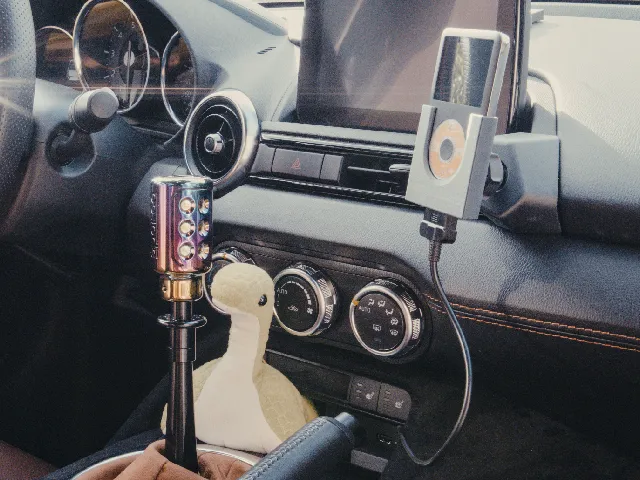 MX-5 ND IPod Holder