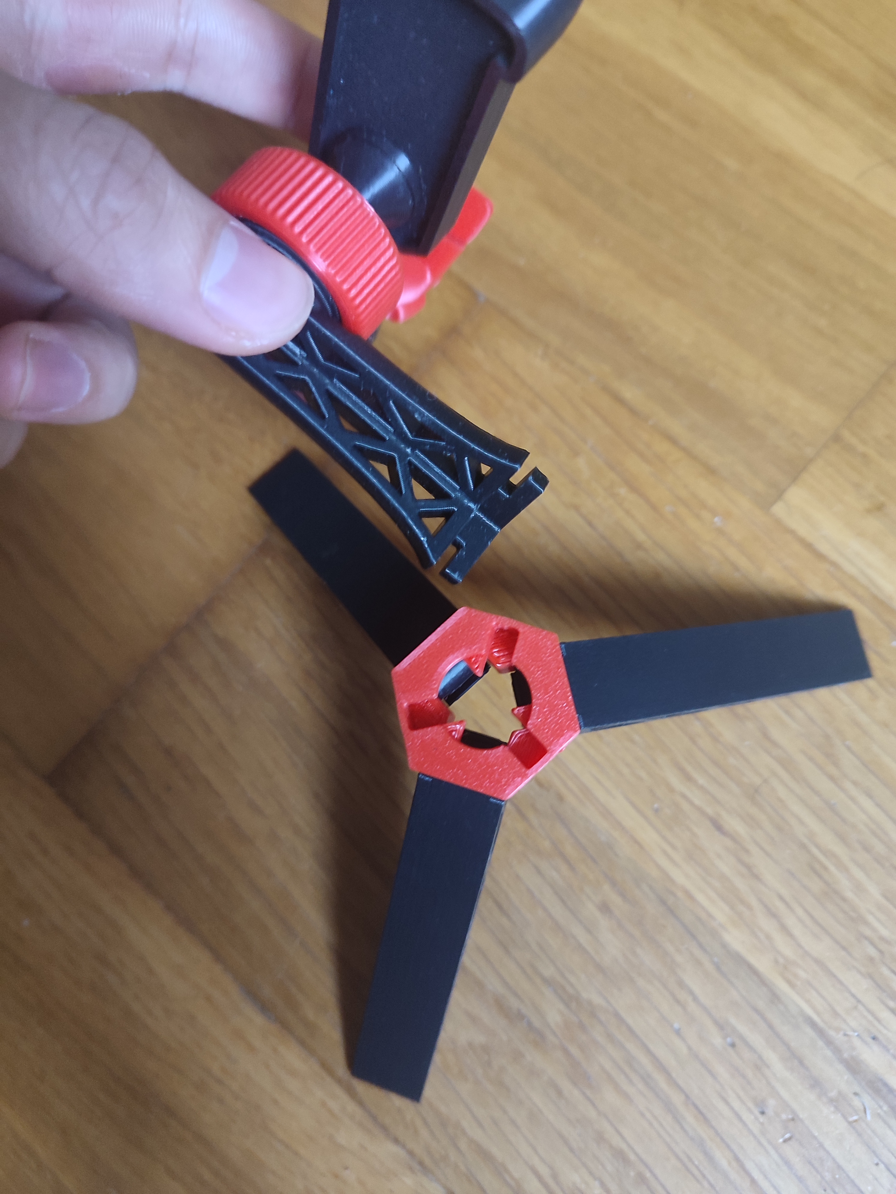 Tripod Center & Head with locking system 3D model thumbnail