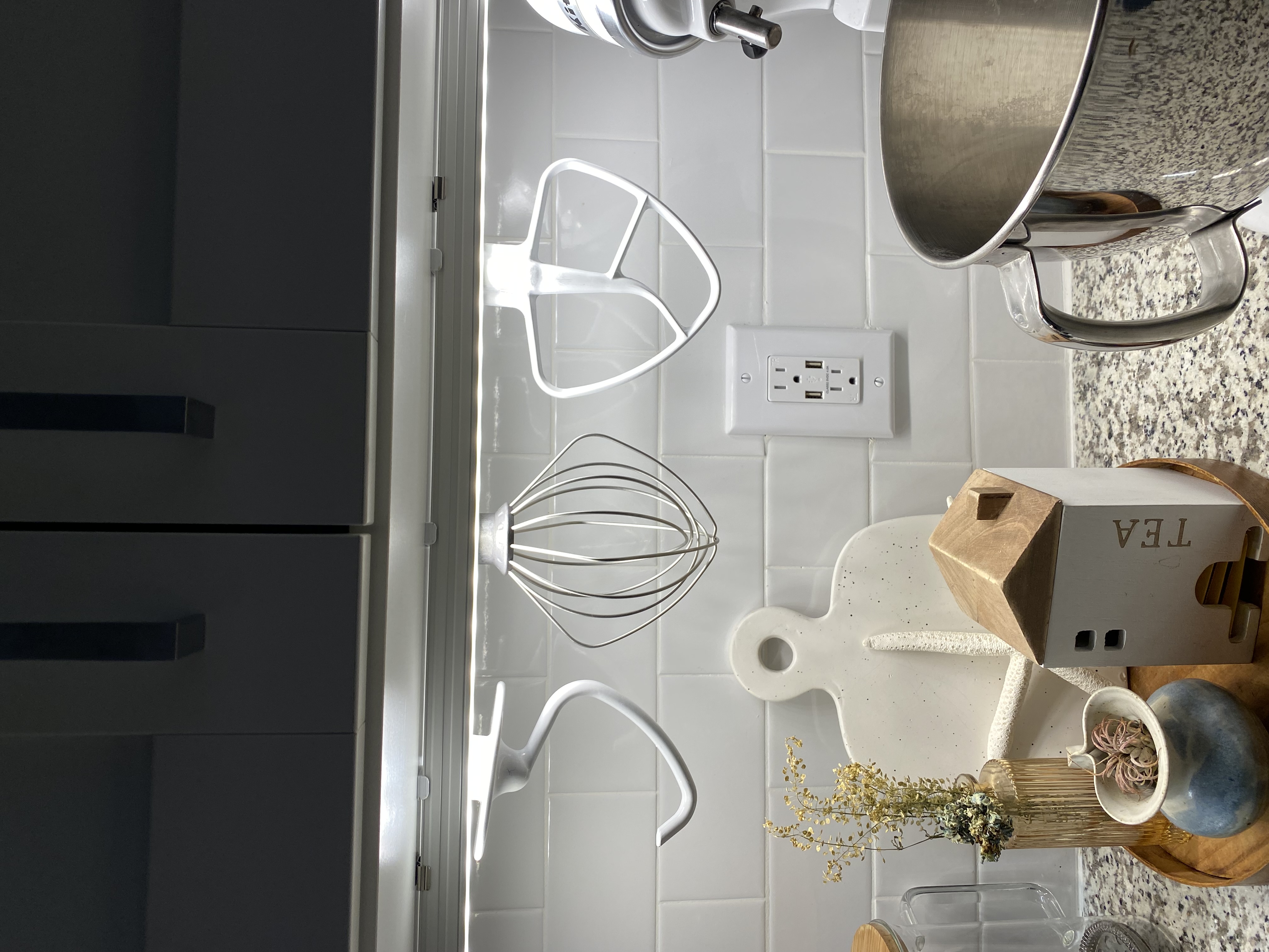 Kitchen-Aid Mixer Attachment Holders (1" light clip-on) — miniatura 3
