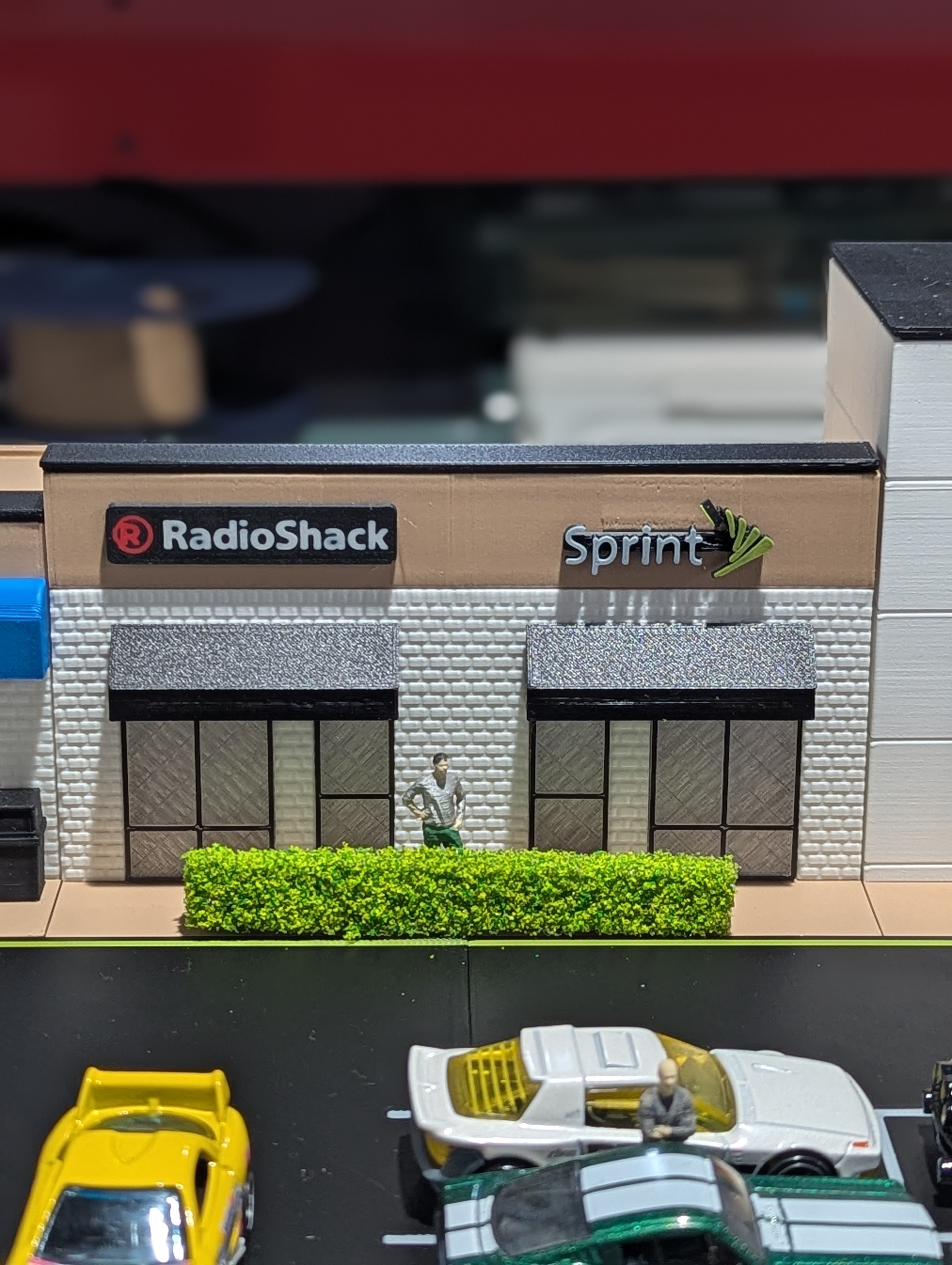 Two-Store Strip Mall Building - 1:64 Scale Diorama — thumbnail 10