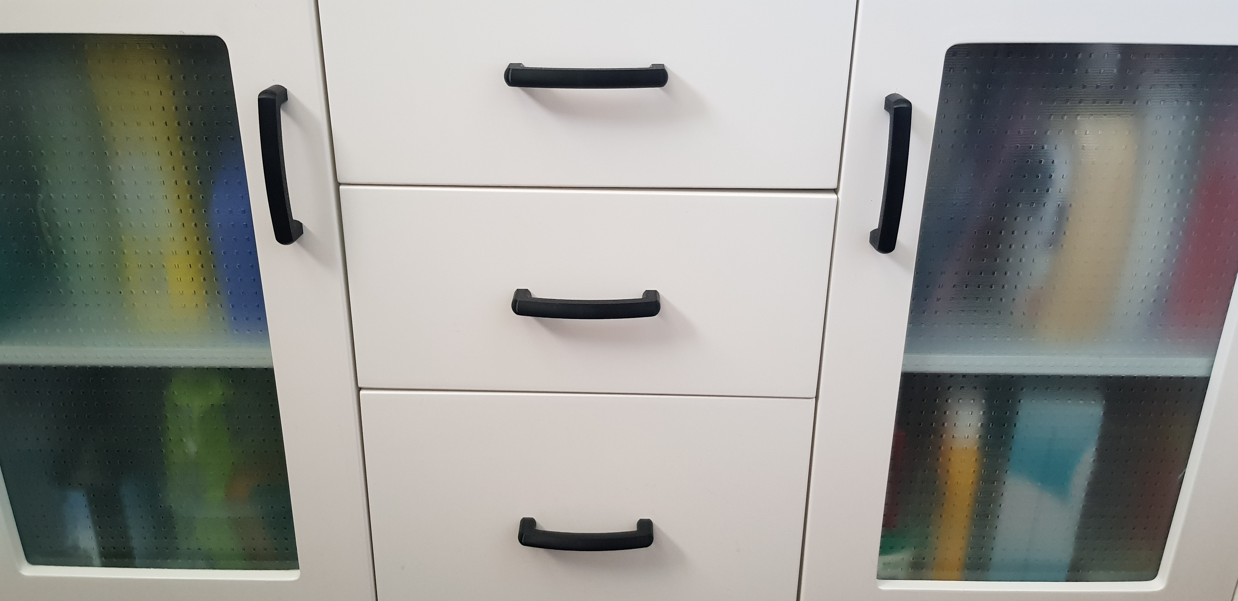 VANITY UNIT HANDLES