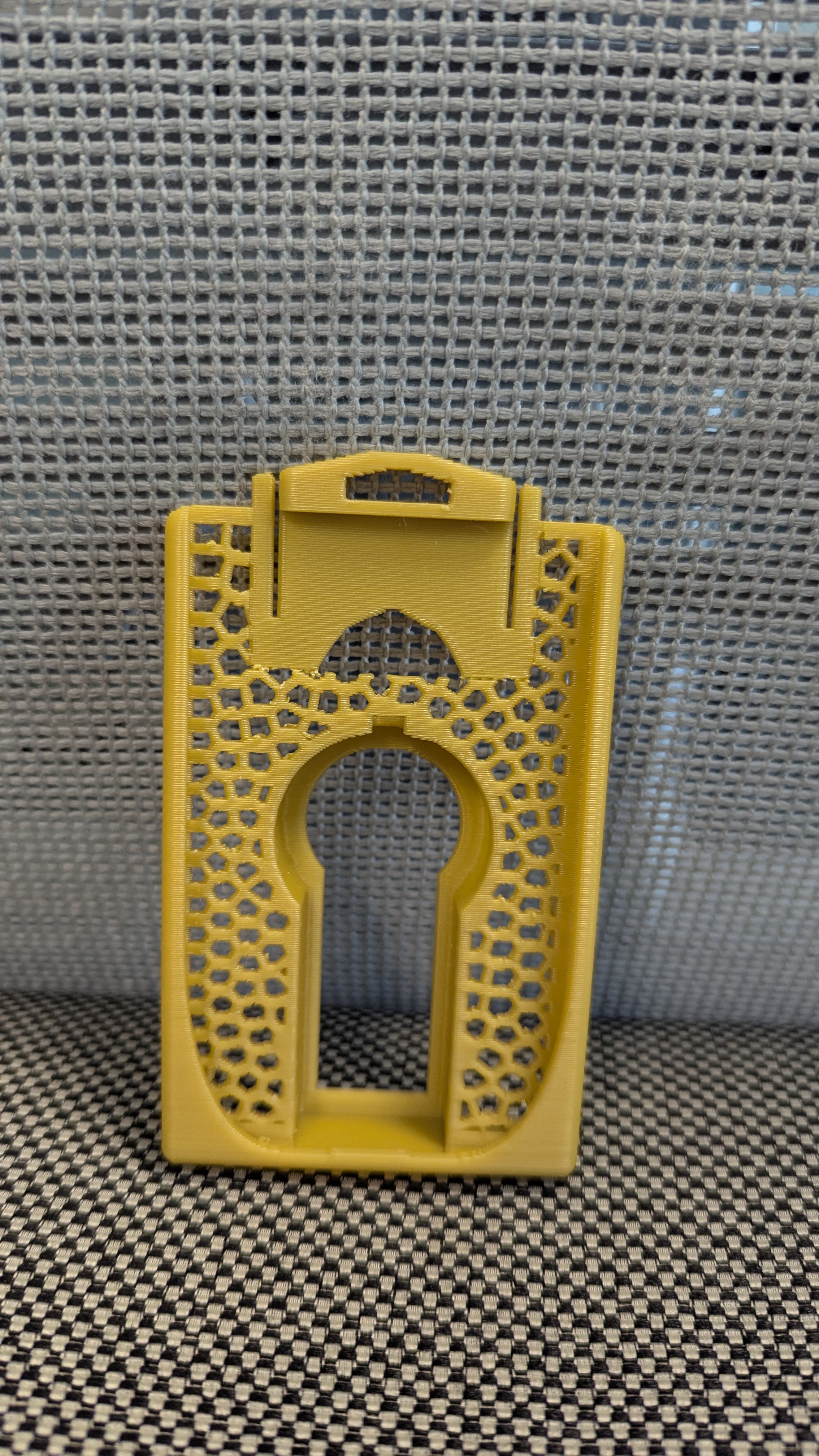 RSA Badge holder with Voronoi design and top stop guard