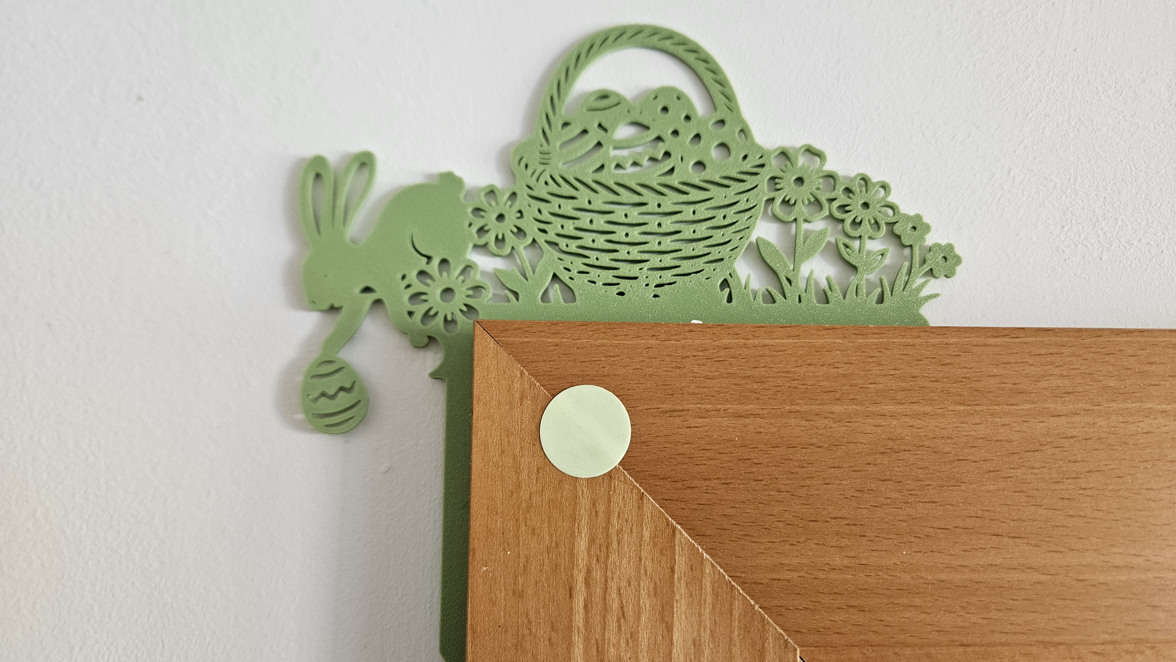 Easter Bunny & Egg Basket - Door / Frame Corner Decoration