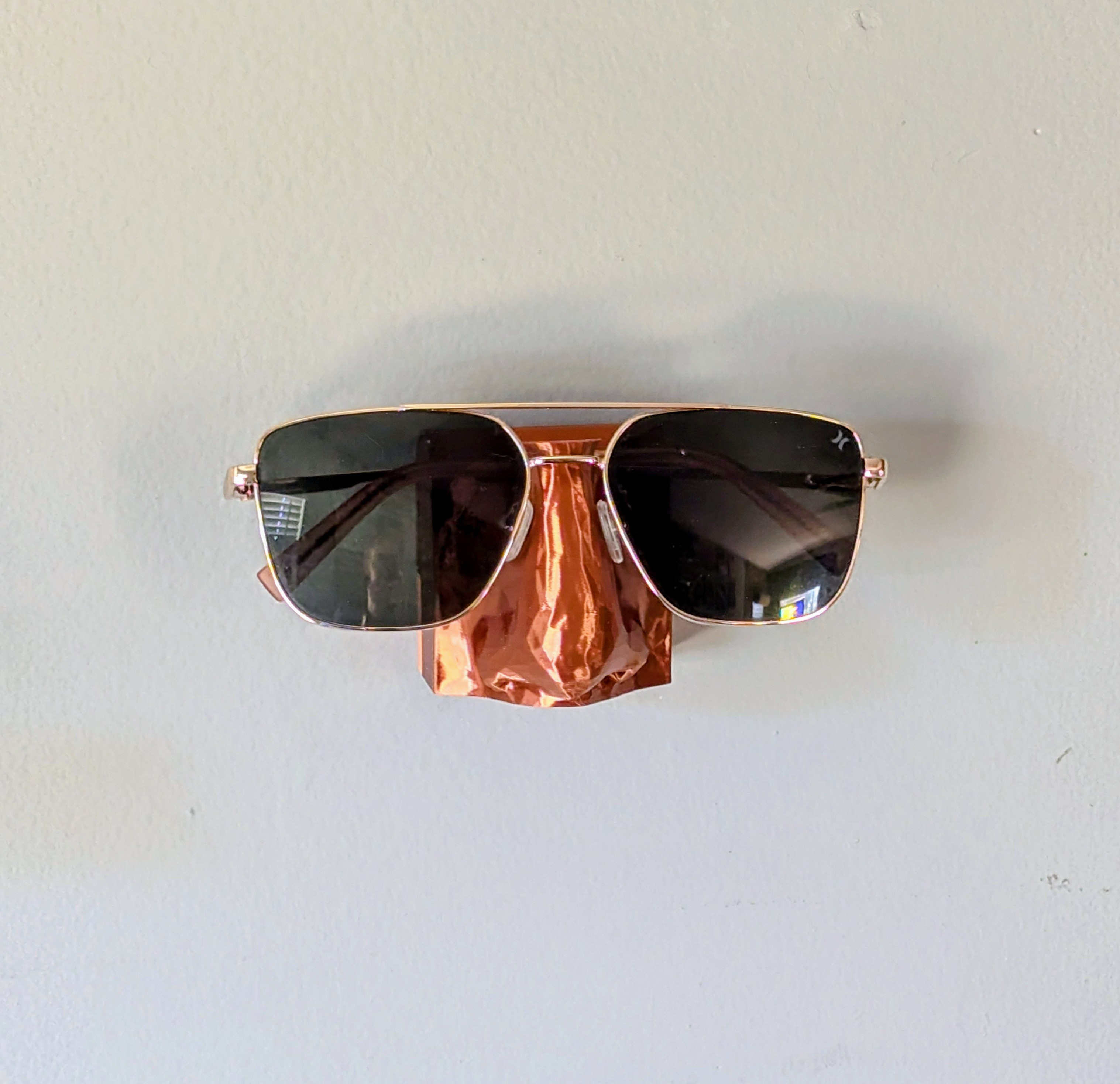 Nose eyeglass holder- Vertical Edition