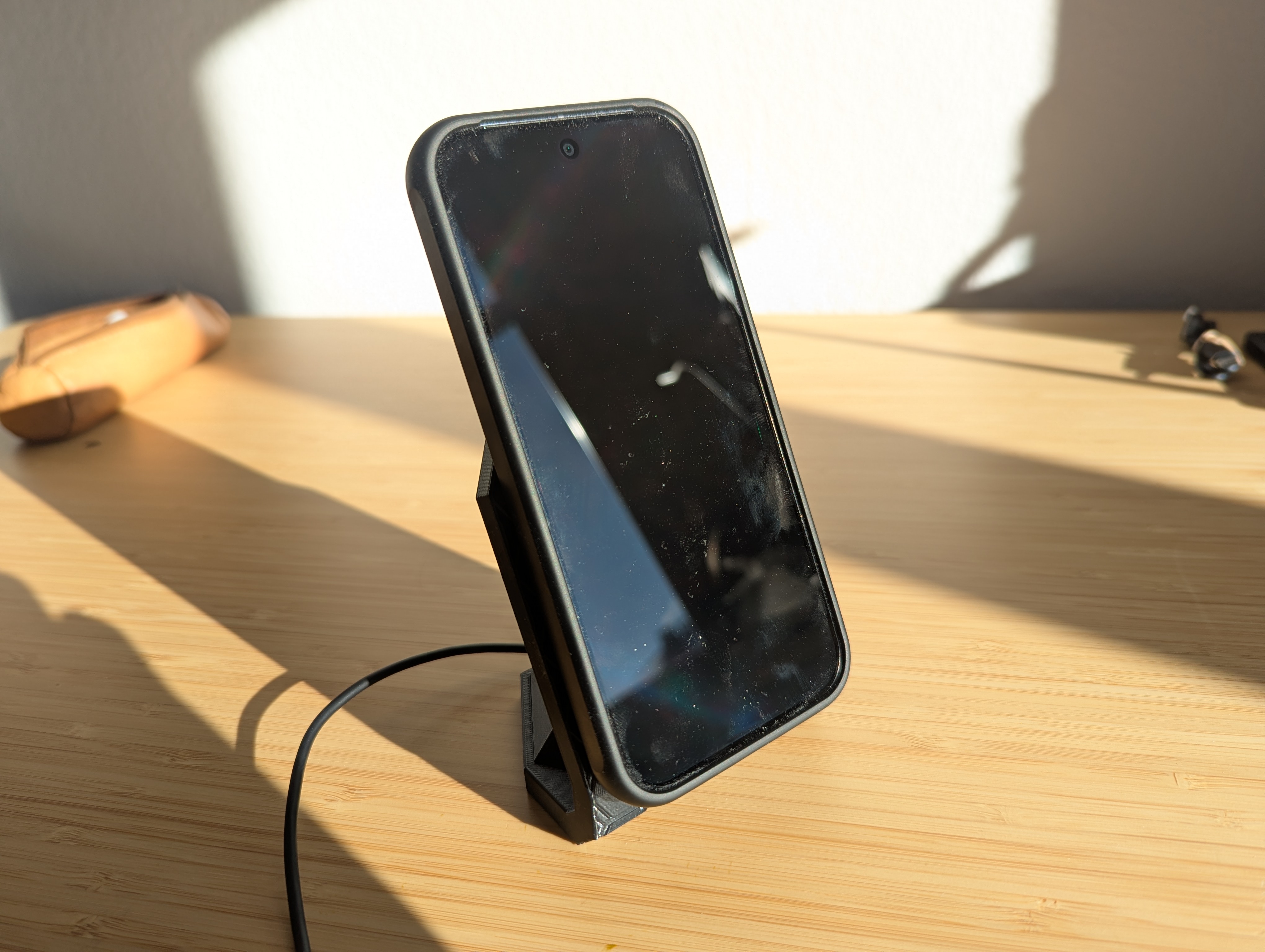 Voron-Style Qi2 Magnetic Charging Stand (Pixel 10 Pro)