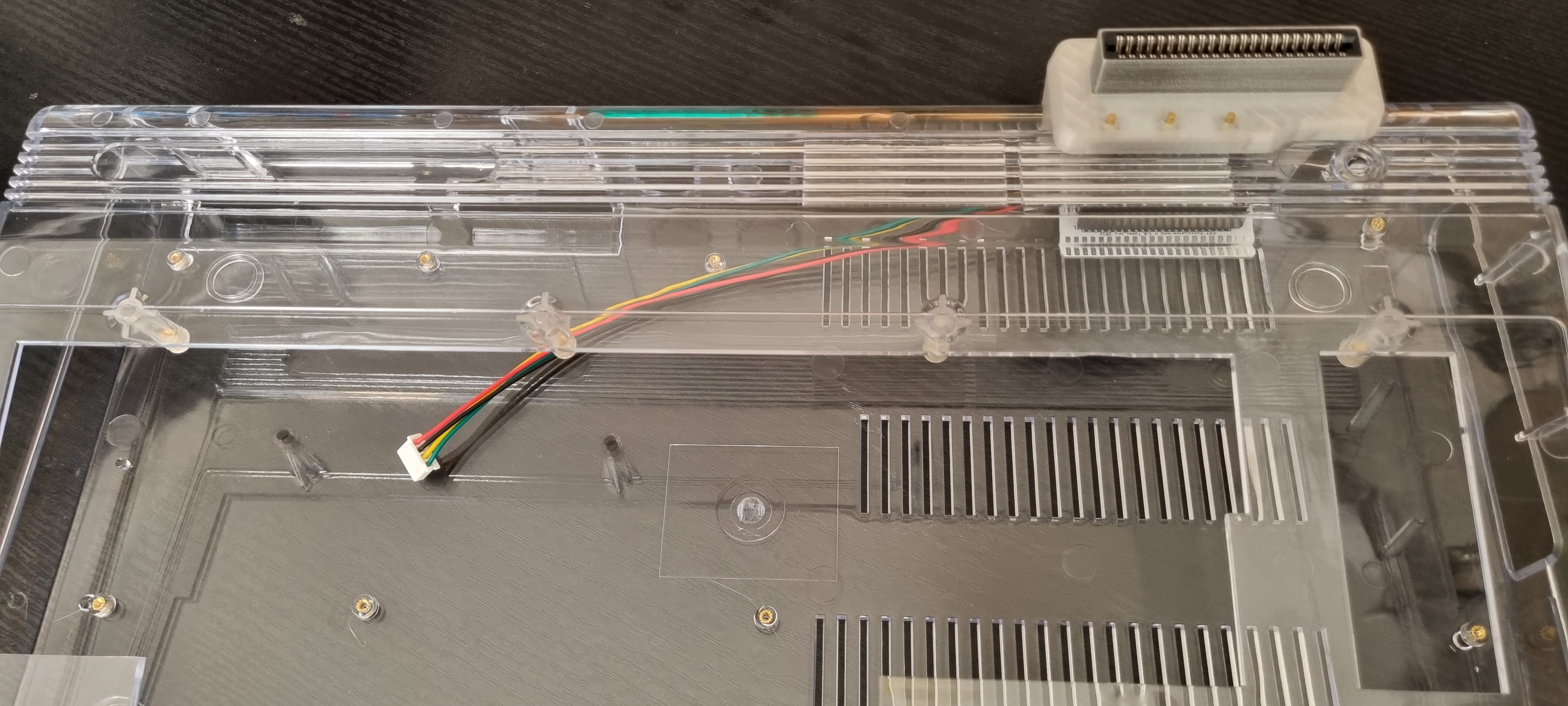 Gamesystem mod for Commodore 64 including buttons — miniatura 5