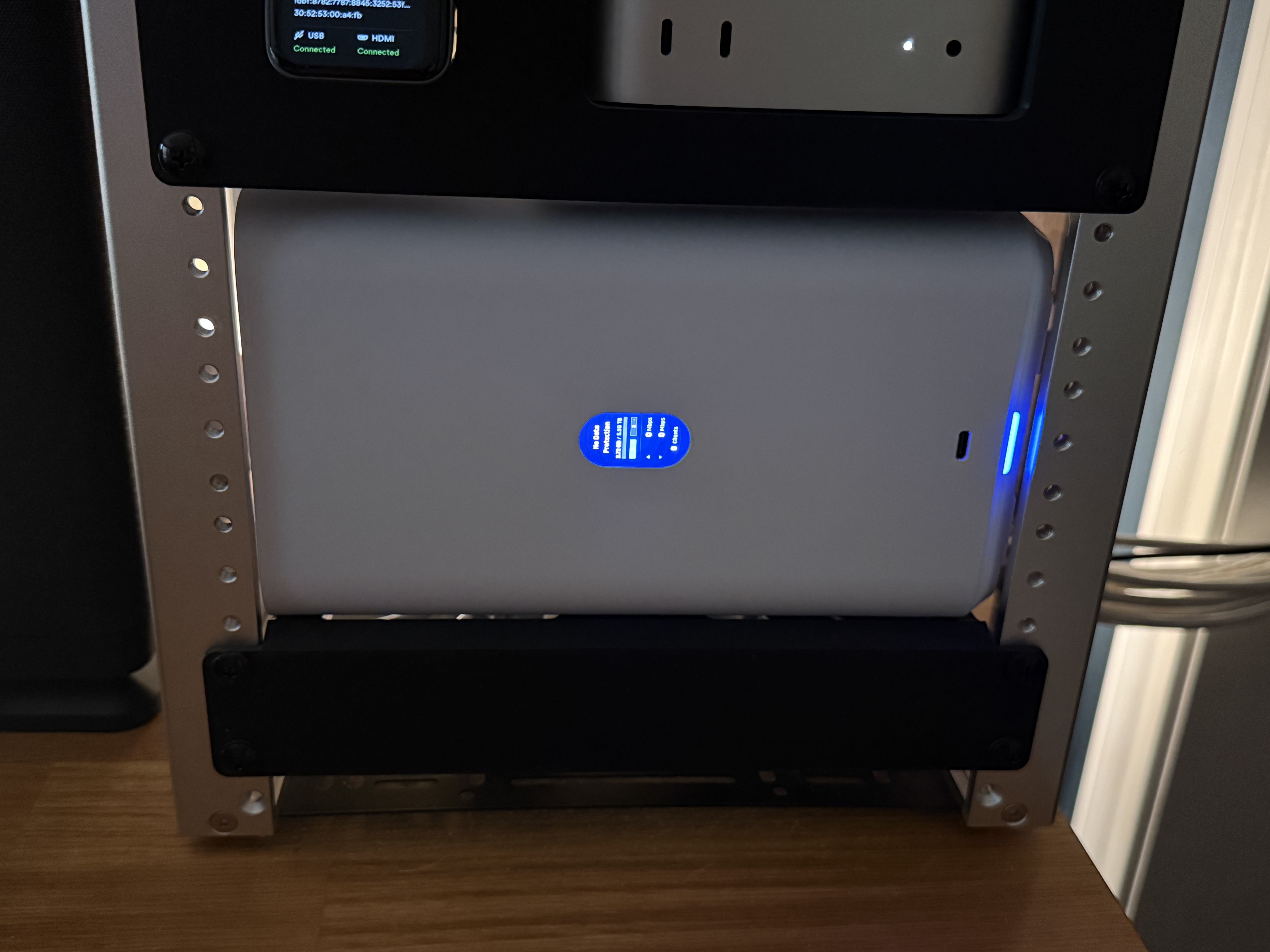 UniFi UNAS 2 - 10 inch Rack Mount Shelf