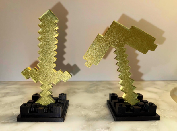 Miniatura 2 do modelo 3D Minecraft Sword & Pickaxe Statuettes & Keychains