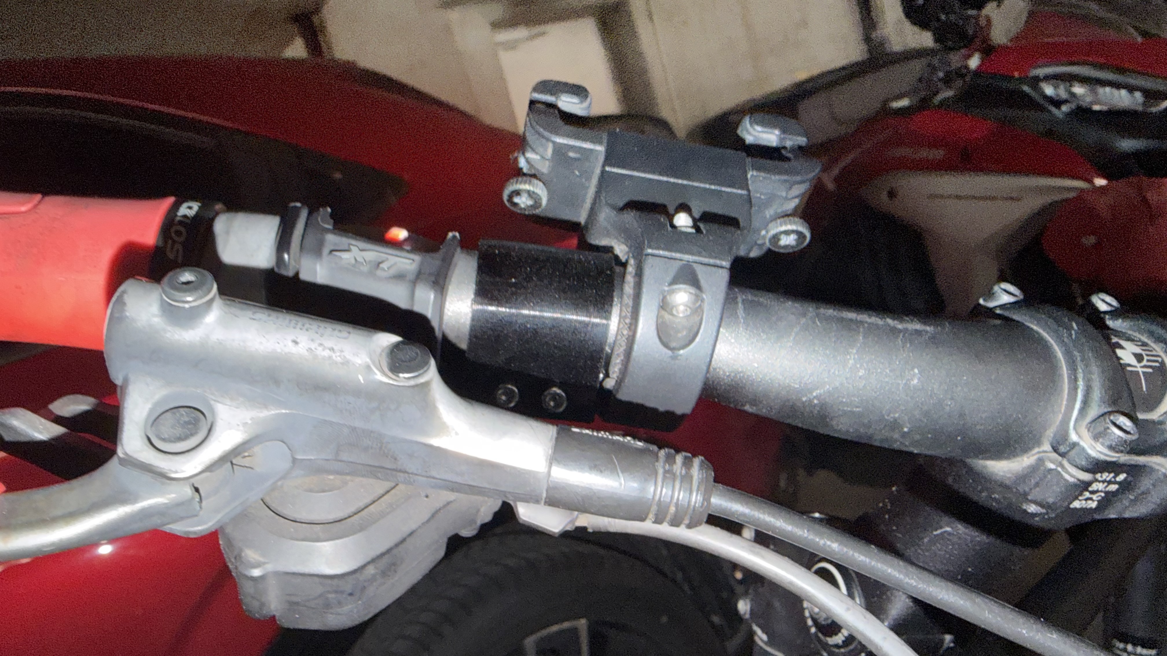 Garage door remote case for 22mm bycicle handlebar — thumbnail 2
