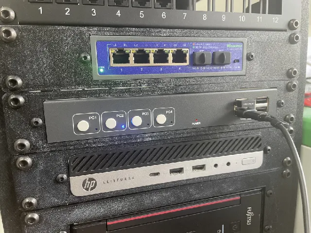 10 inch KVM steetek 4 PC