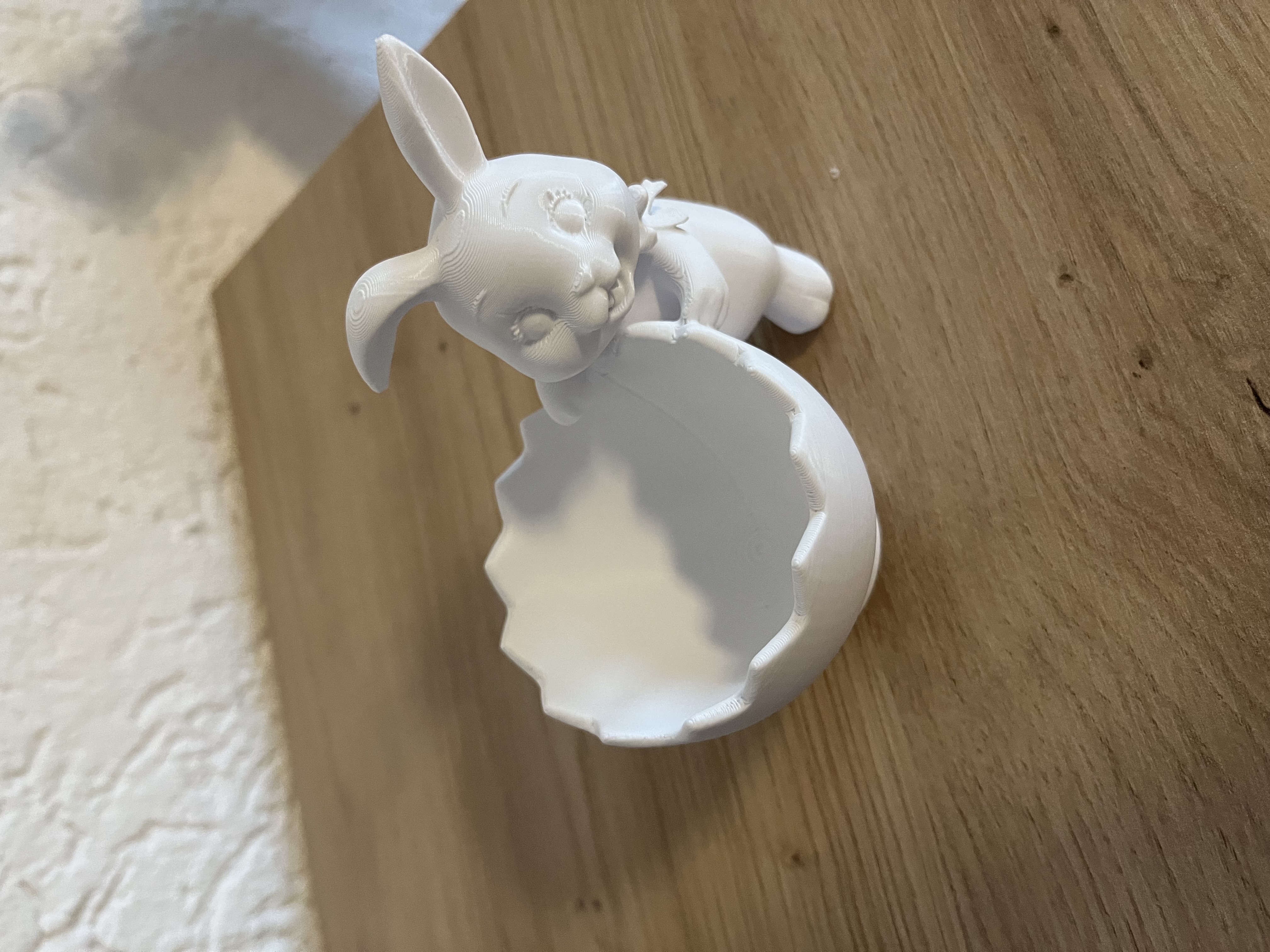 Cheeky Easter Bunny in Tilted Eggshell — miniatura 2